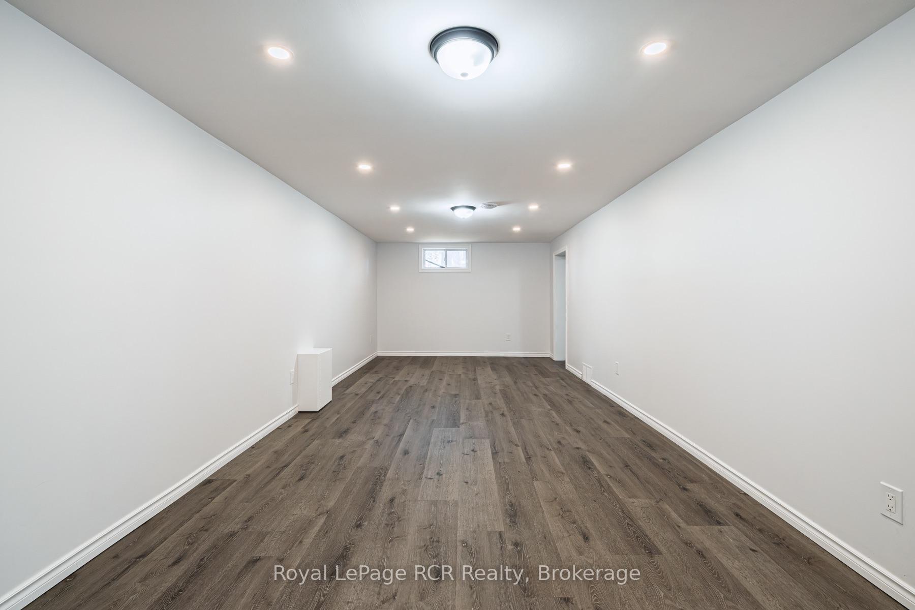Photo 16 of 330 Melvin Avenue, Hamilton, McQuesten — HOMEH