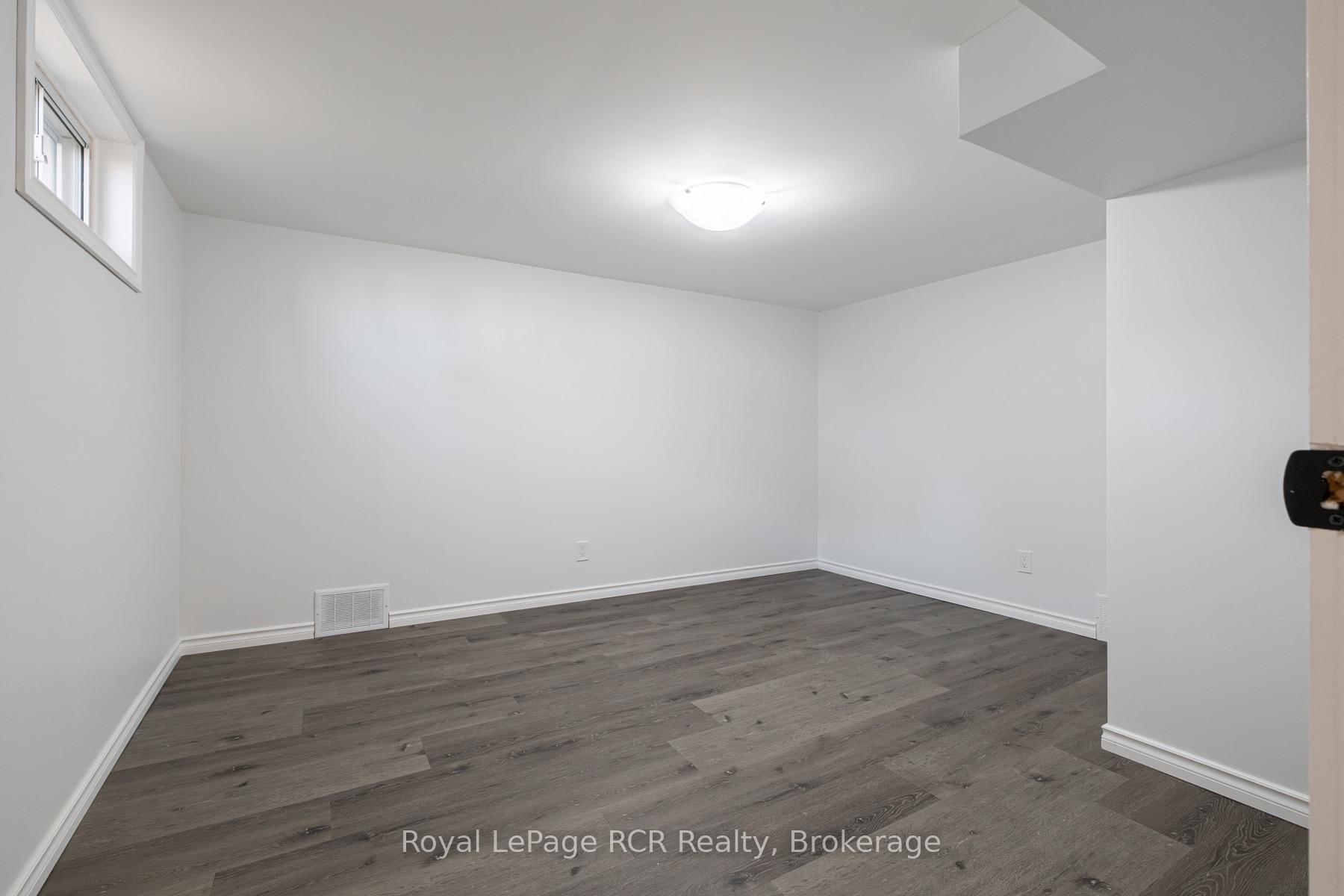 Photo 18 of 330 Melvin Avenue, Hamilton, McQuesten — HOMEH