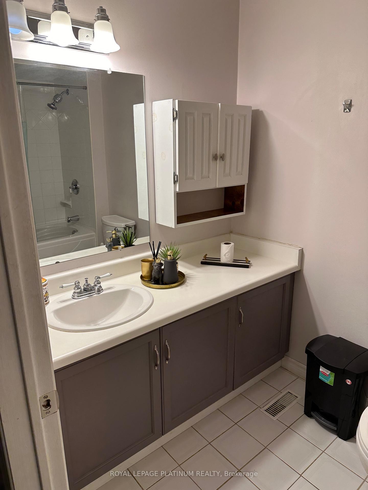 Photo 10 of Unit 611, 895 Maple Avenue, Burlington, Brant — HOMEH