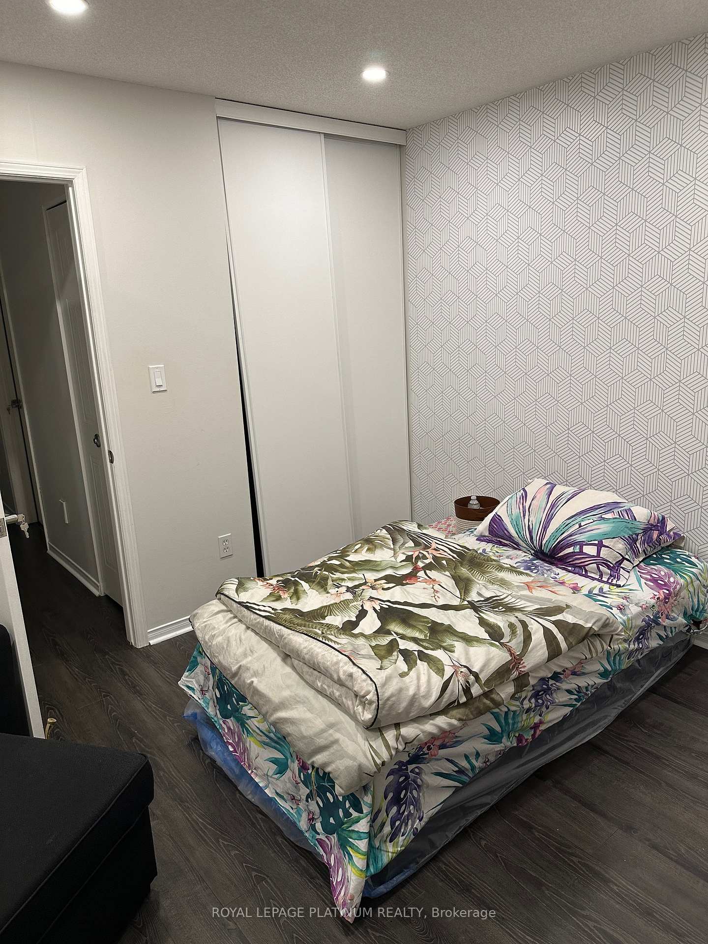 Photo 15 of Unit 611, 895 Maple Avenue, Burlington, Brant — HOMEH