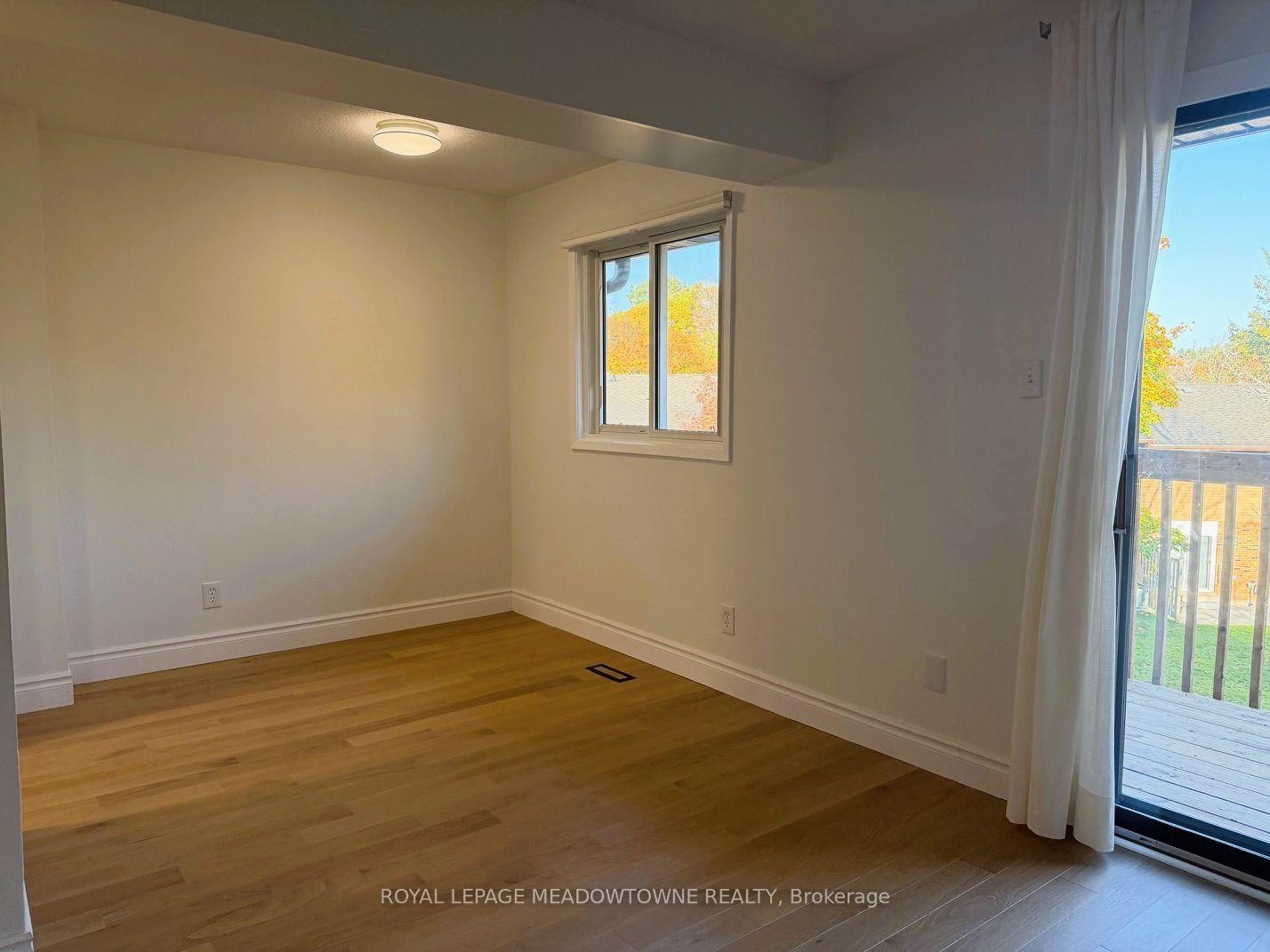 Photo 9 of 122 Lynden Circle, Halton Hills, Georgetown — HOMEH