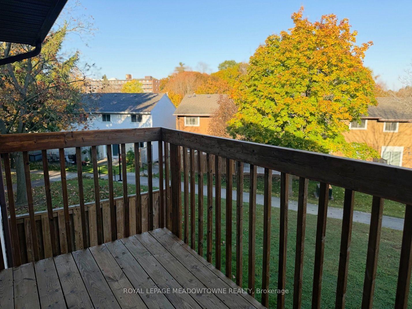 Photo 11 of 122 Lynden Circle, Halton Hills, Georgetown — HOMEH
