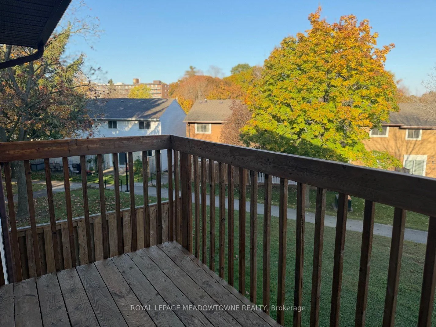 Photo 12 of 122 Lynden Circle, Halton Hills, Georgetown — HOMEH