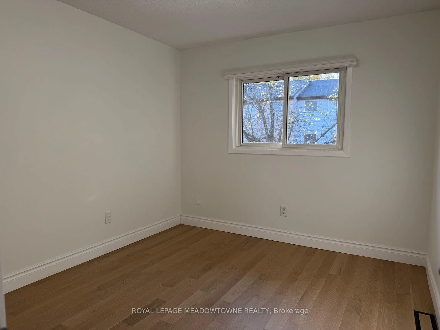 Photo 34 of 122 Lynden Circle, Halton Hills, Georgetown — HOMEH