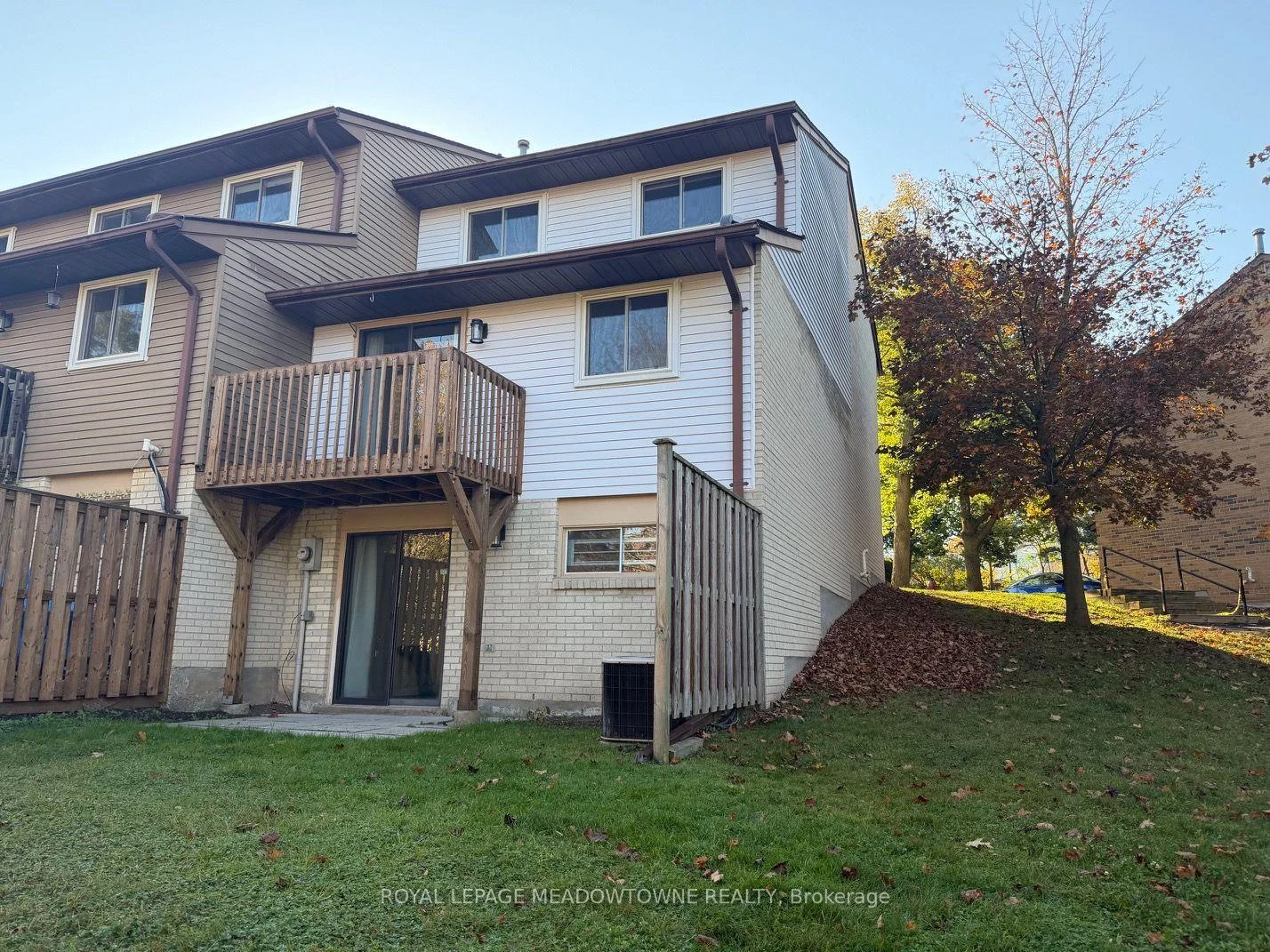 Photo 48 of 122 Lynden Circle, Halton Hills, Georgetown — HOMEH