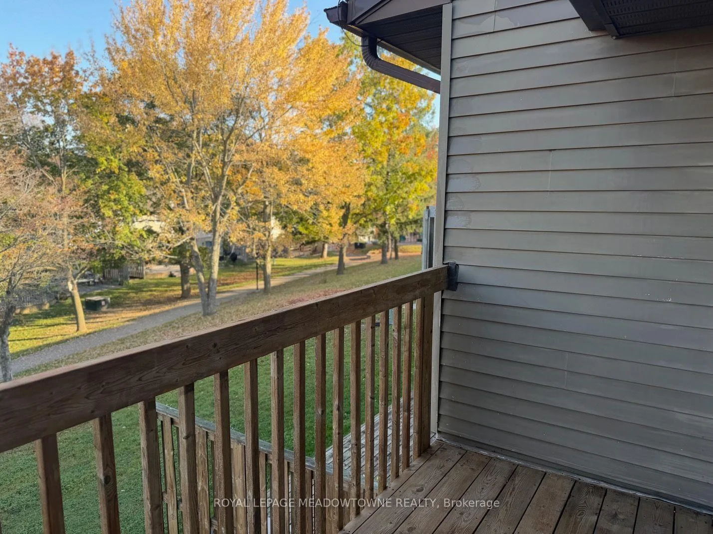 Photo 52 of 122 Lynden Circle, Halton Hills, Georgetown — HOMEH