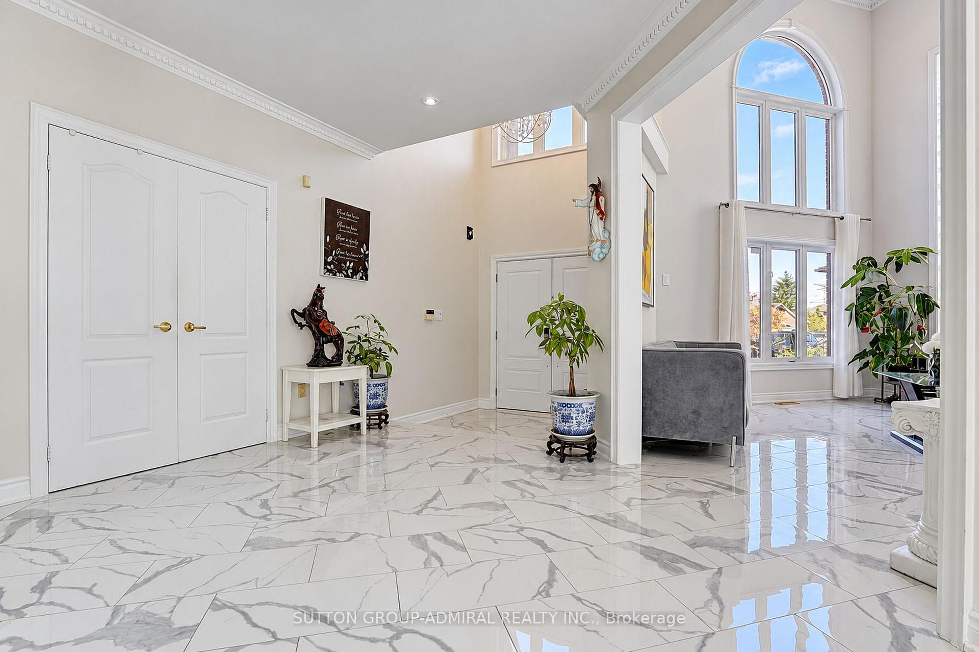Photo 5 of 51 Glen Forest Drive, Vaughan, Uplands — HOMEH