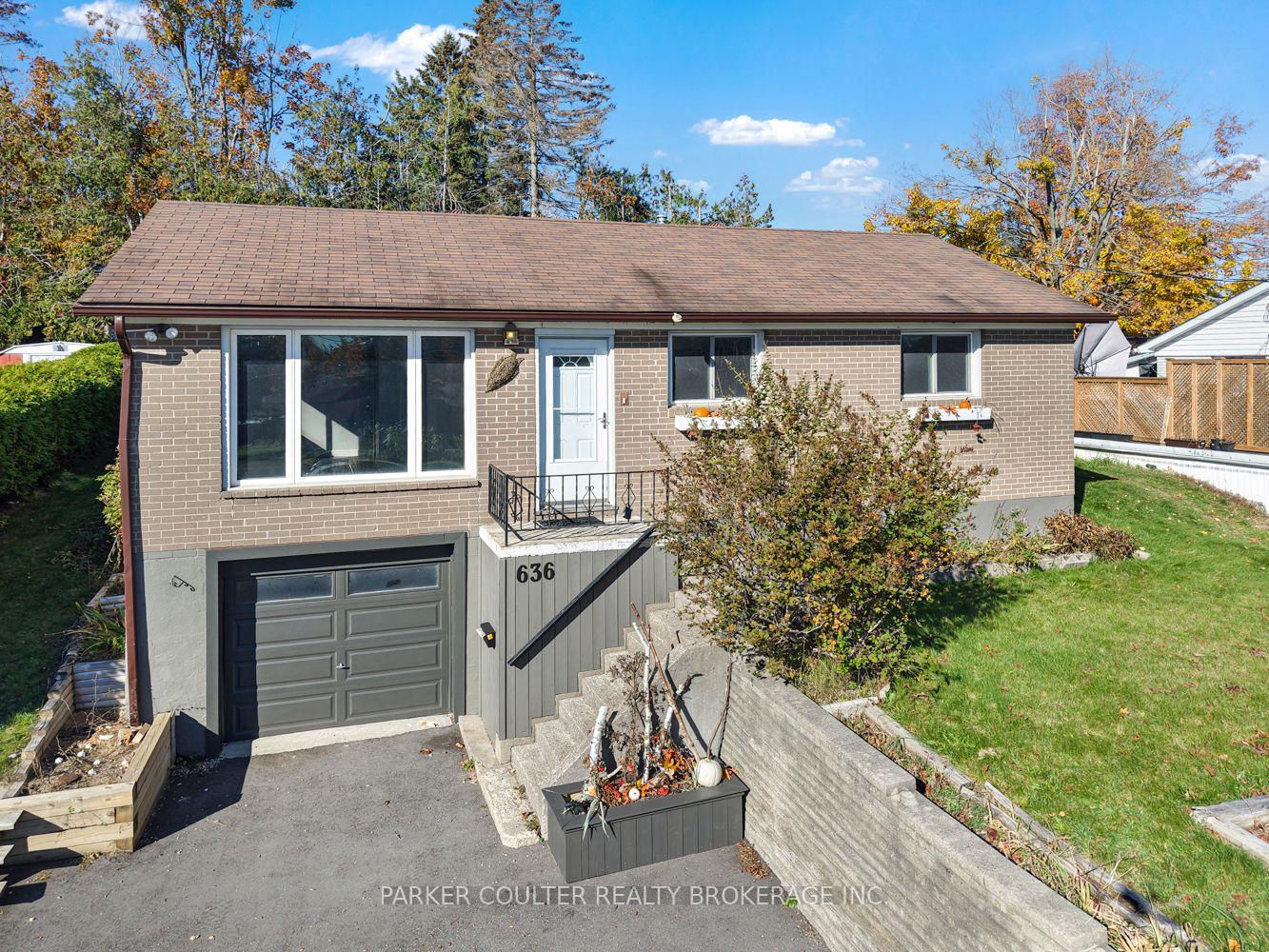 Photo of 636 Mississaga Street W