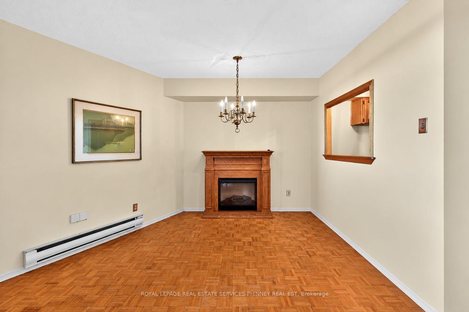 Photo 14 of Unit E21, 284 Mill Road, Etobicoke, Markland Wood — HOMEH