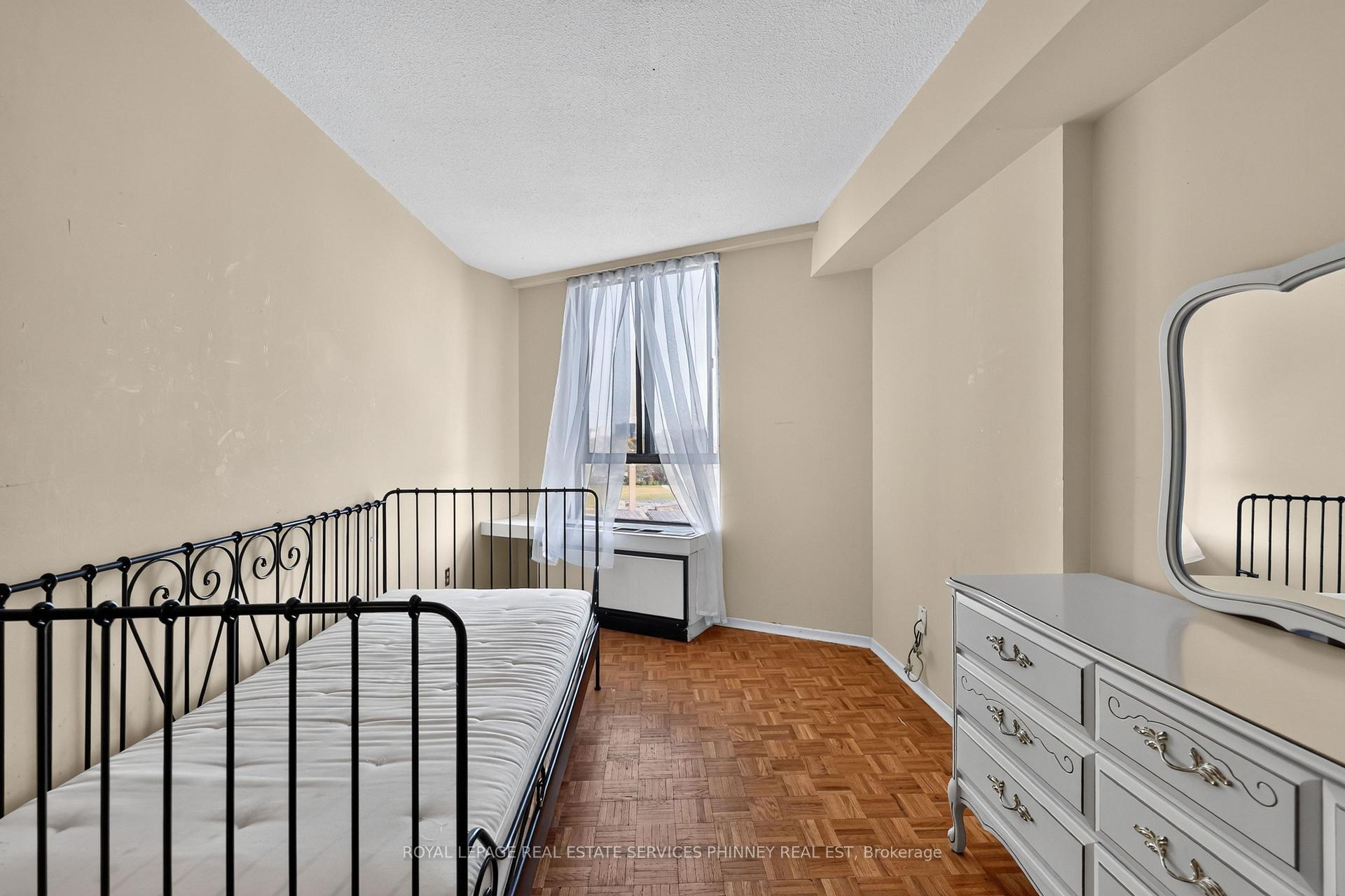 Photo 27 of Unit E21, 284 Mill Road, Etobicoke, Markland Wood — HOMEH