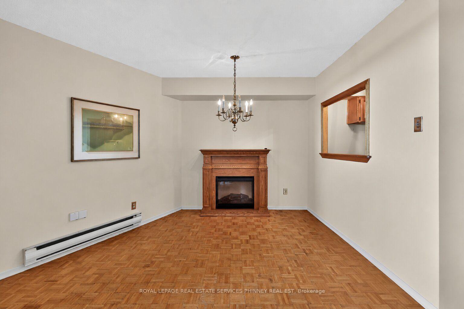 Photo 15 of Unit E21, 284 Mill Road, Etobicoke, Markland Wood — HOMEH