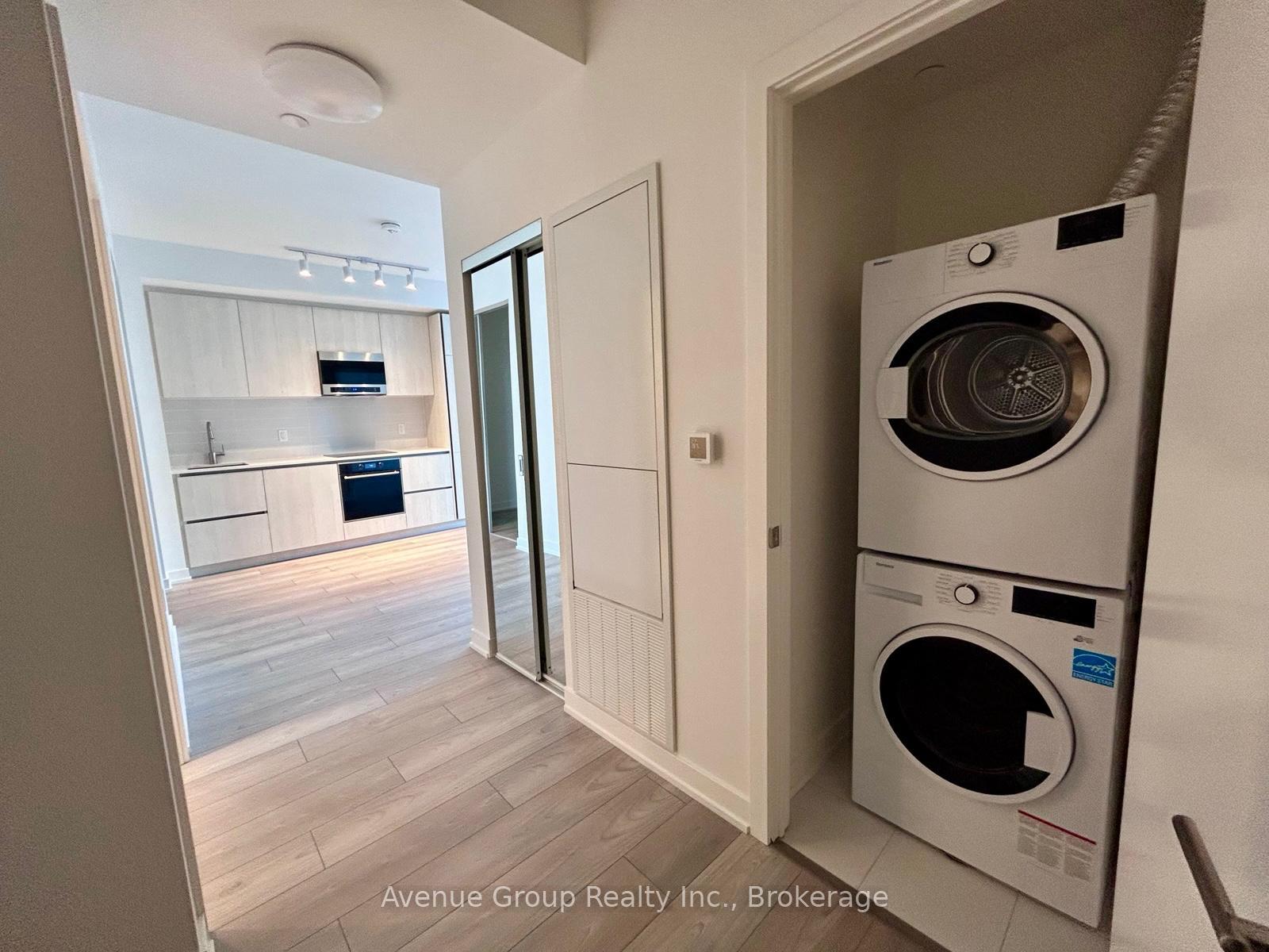 Photo 2 of Unit 1201, 120 Broadway Avenue, Toronto, Mount Pleasant West — HOMEH