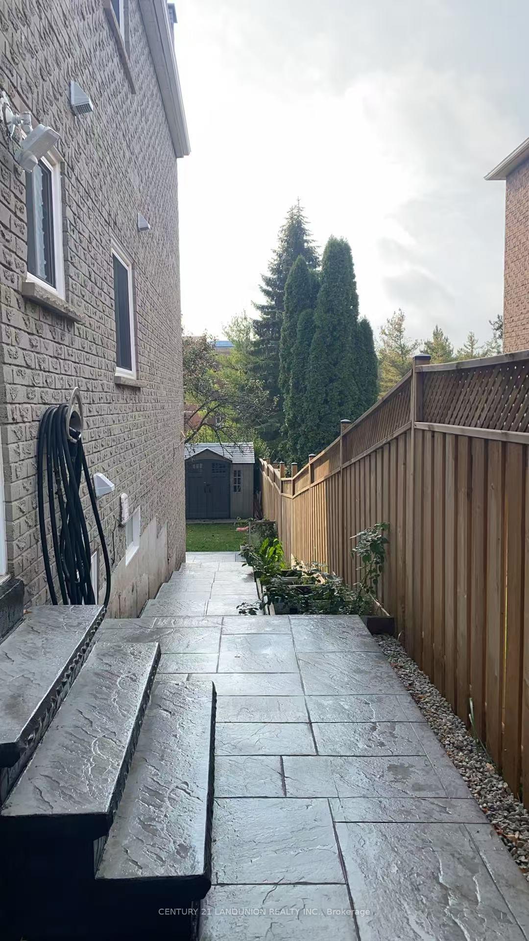 Photo 2 of Unit Basement, 27 Havagal Crescent, Markham, Markville — HOMEH