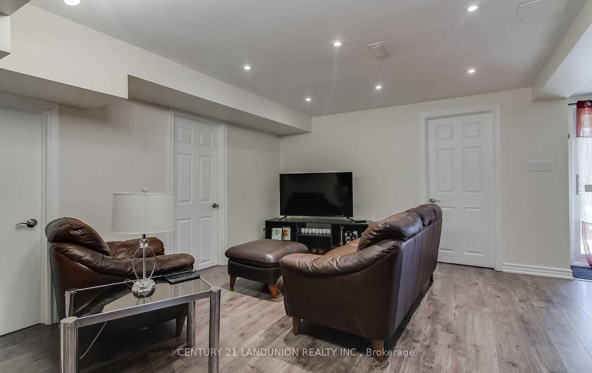 Photo 7 of Unit Basement, 27 Havagal Crescent, Markham, Markville — HOMEH