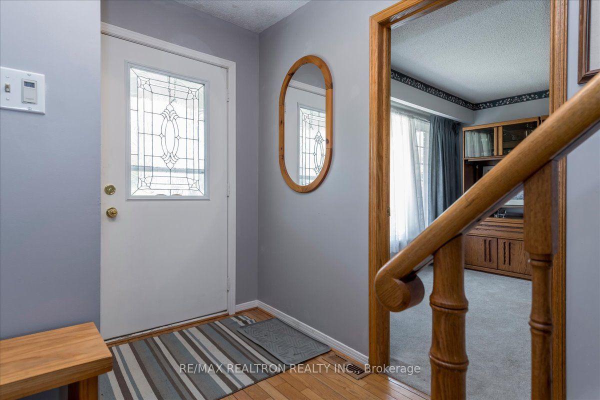 Photo 3 of 39 Grandview Crescent, Oro-Medonte, Rural Oro-Medonte — HOMEH