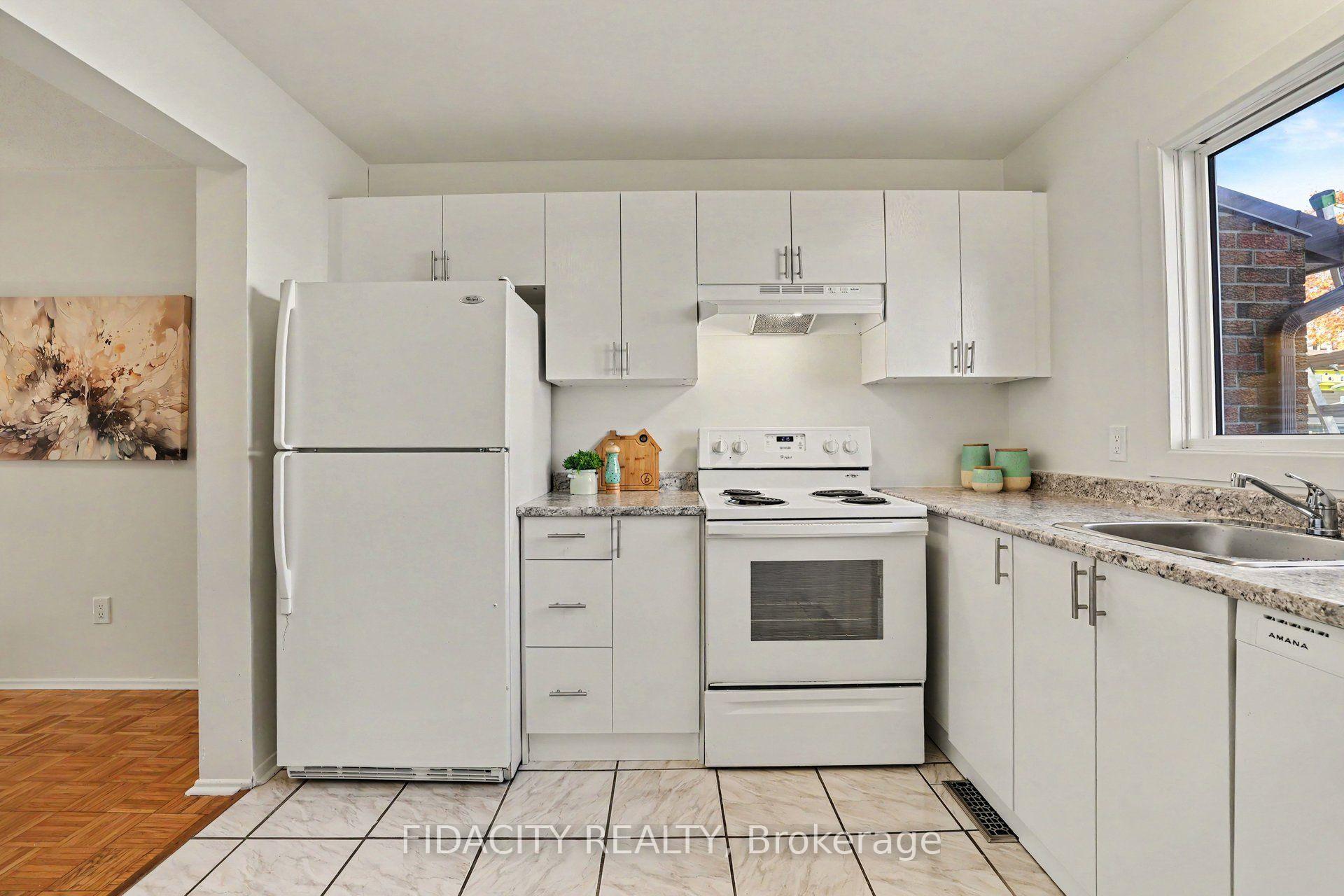 Photo 3 of Unit 39, 44 Foxfield Drive E, Ottawa, Barrhaven - Knollsbrook — HOMEH