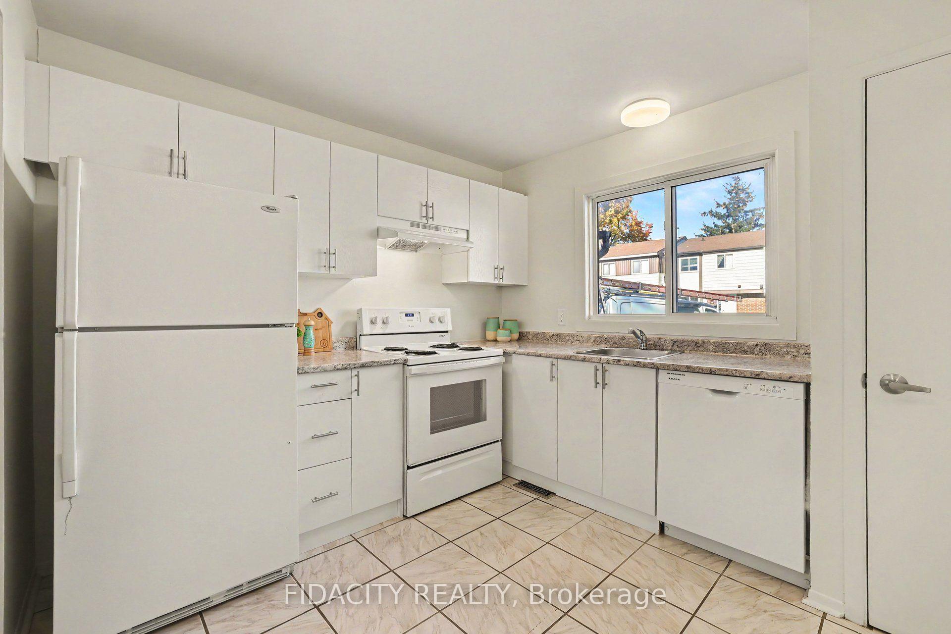 Photo 4 of Unit 39, 44 Foxfield Drive E, Ottawa, Barrhaven - Knollsbrook — HOMEH