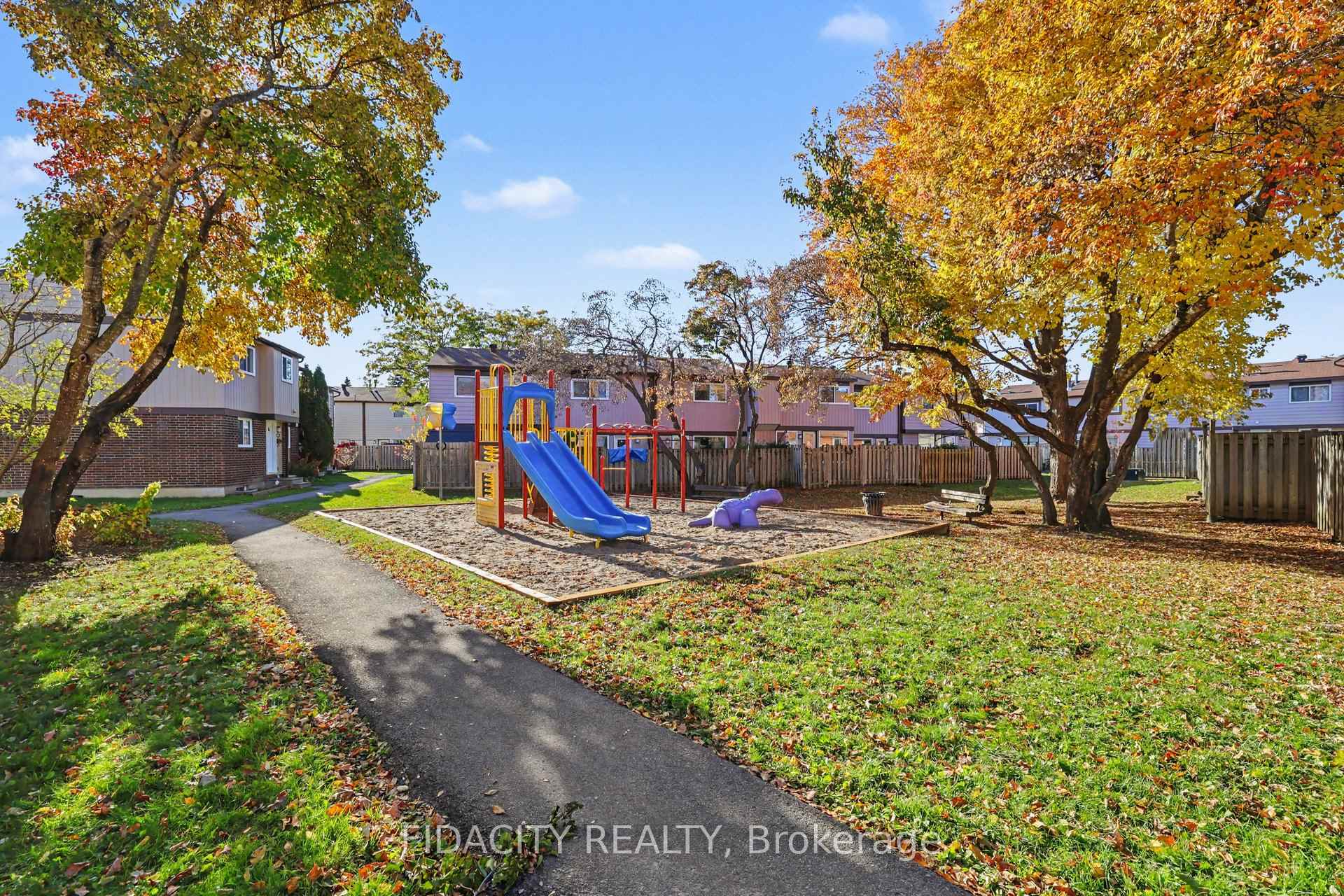 Photo 21 of Unit 39, 44 Foxfield Drive E, Ottawa, Barrhaven - Knollsbrook — HOMEH