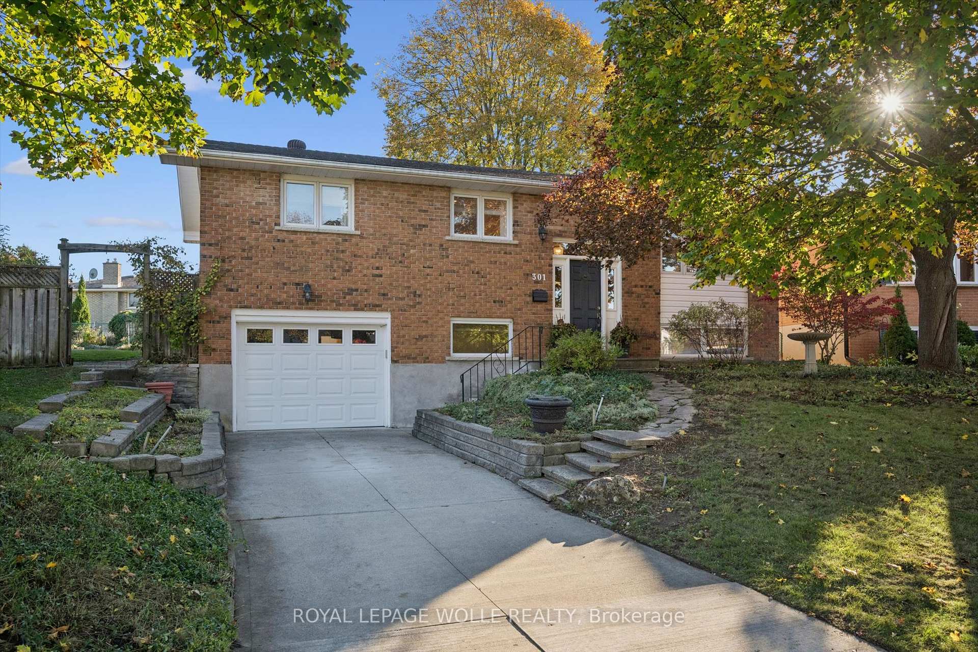 Photo 1 of 301 Martindale Crescent, Waterloo, Lakeshore Village — HOMEH
