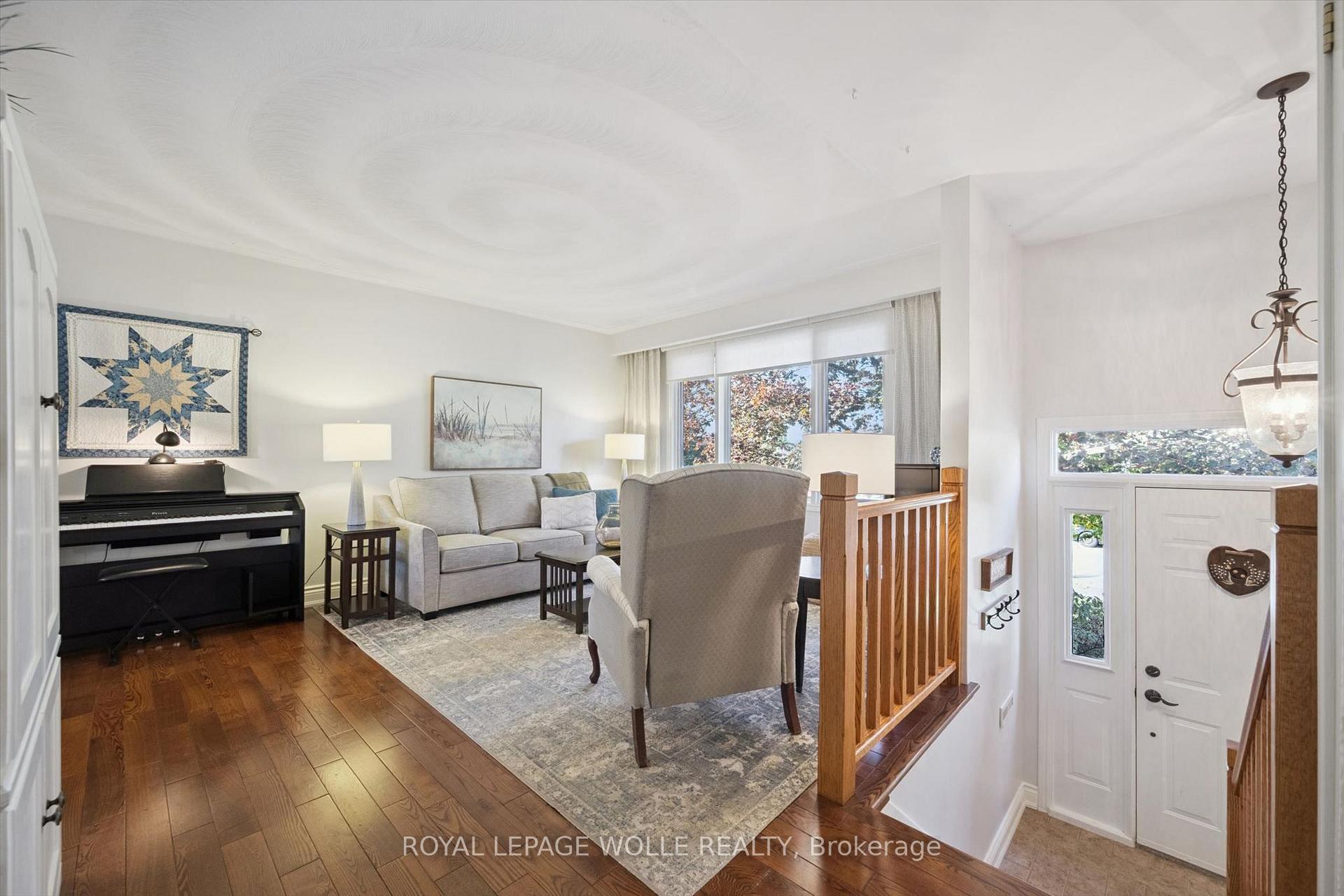 Photo 3 of 301 Martindale Crescent, Waterloo, Lakeshore Village — HOMEH
