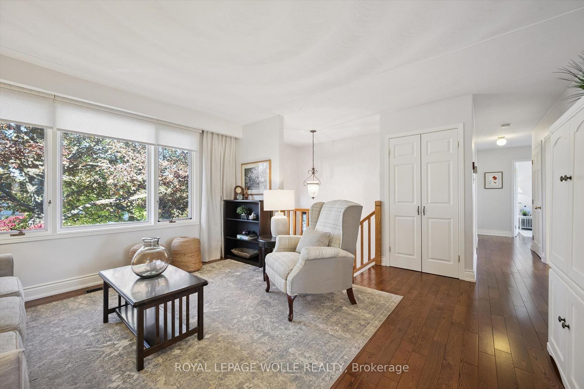 Photo 4 of 301 Martindale Crescent, Waterloo, Lakeshore Village — HOMEH