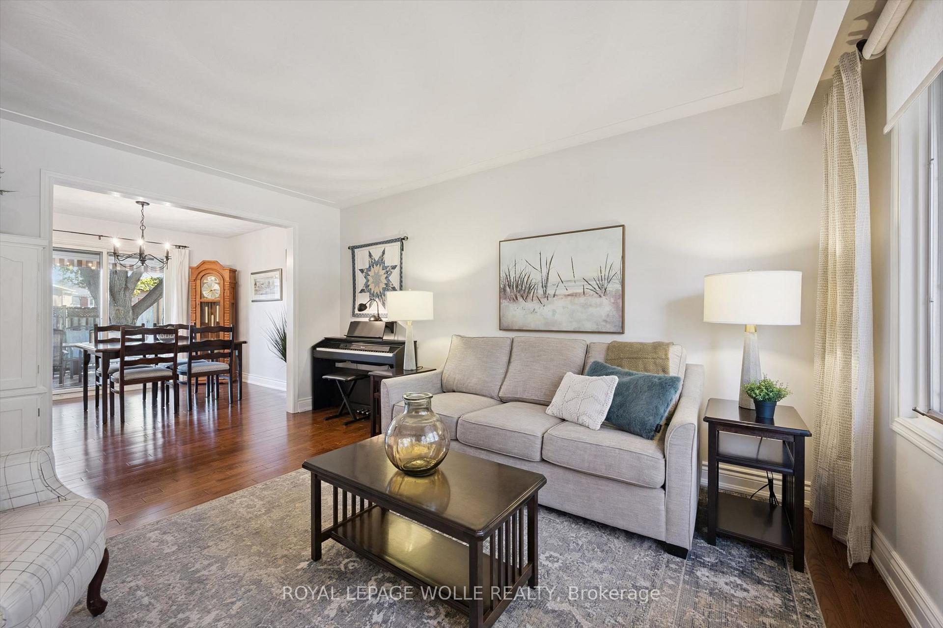 Photo 5 of 301 Martindale Crescent, Waterloo, Lakeshore Village — HOMEH