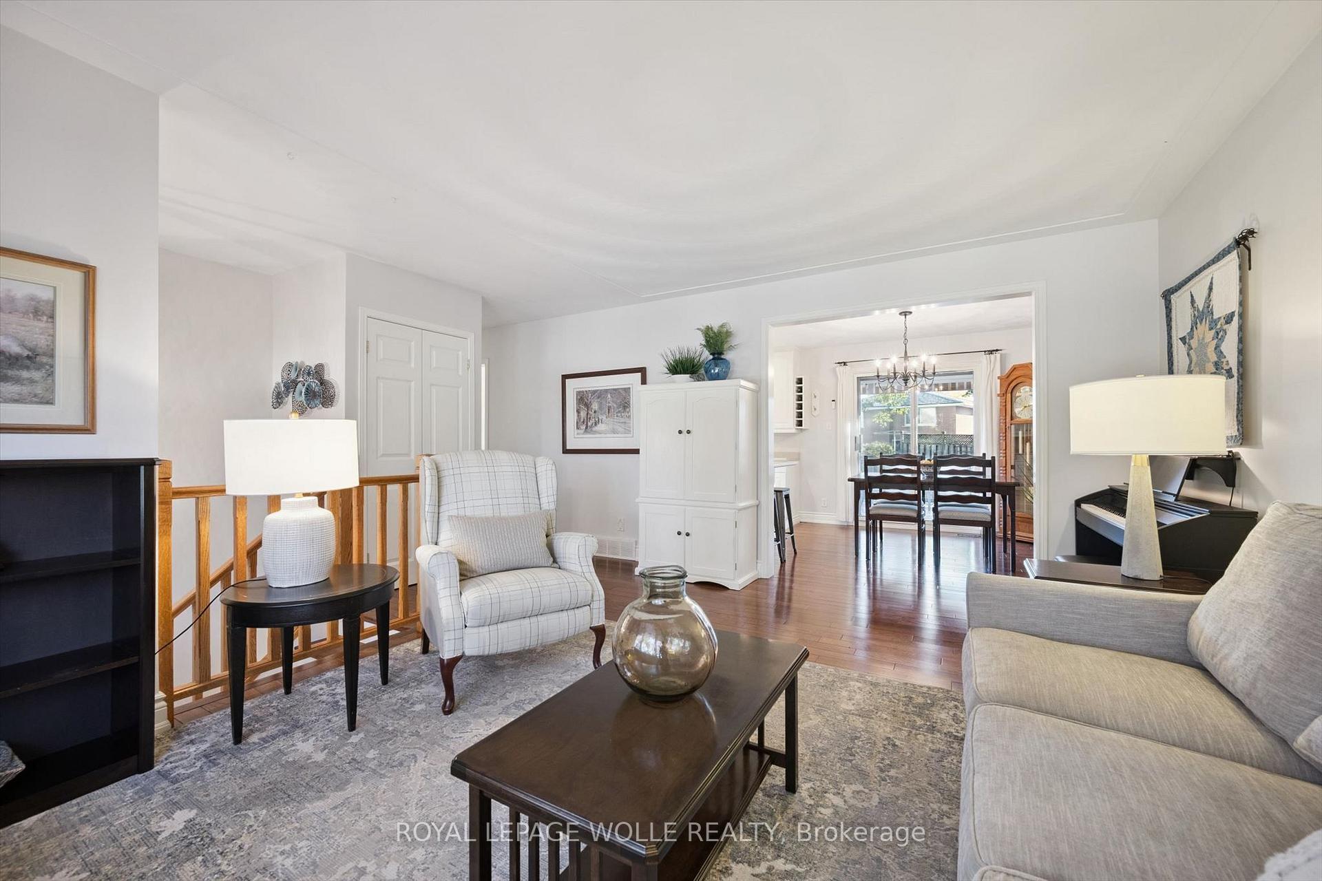 Photo 6 of 301 Martindale Crescent, Waterloo, Lakeshore Village — HOMEH