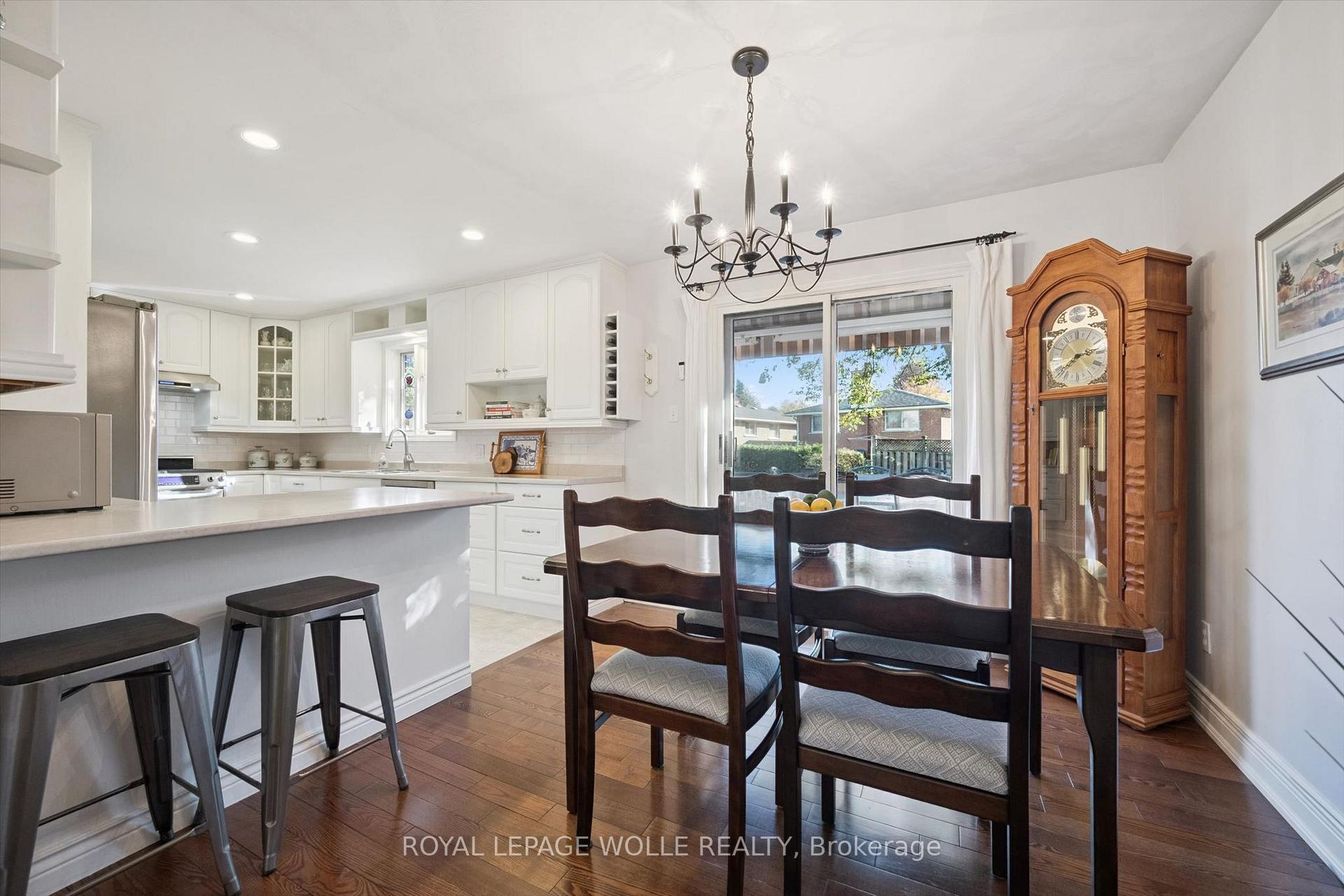 Photo 7 of 301 Martindale Crescent, Waterloo, Lakeshore Village — HOMEH