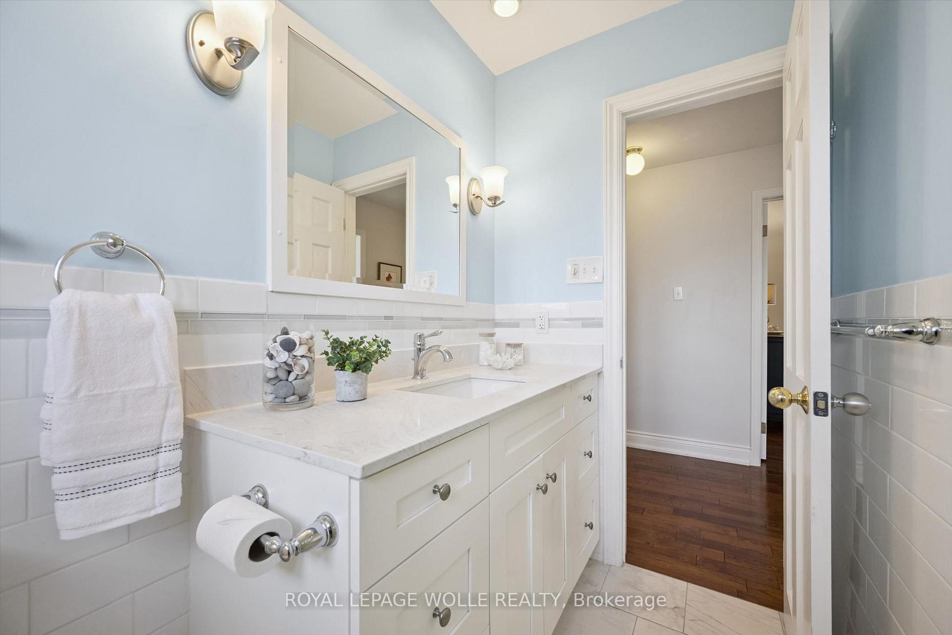 Photo 20 of 301 Martindale Crescent, Waterloo, Lakeshore Village — HOMEH