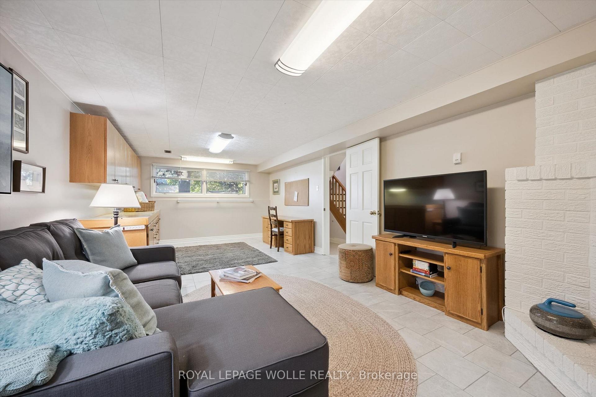 Photo 22 of 301 Martindale Crescent, Waterloo, Lakeshore Village — HOMEH