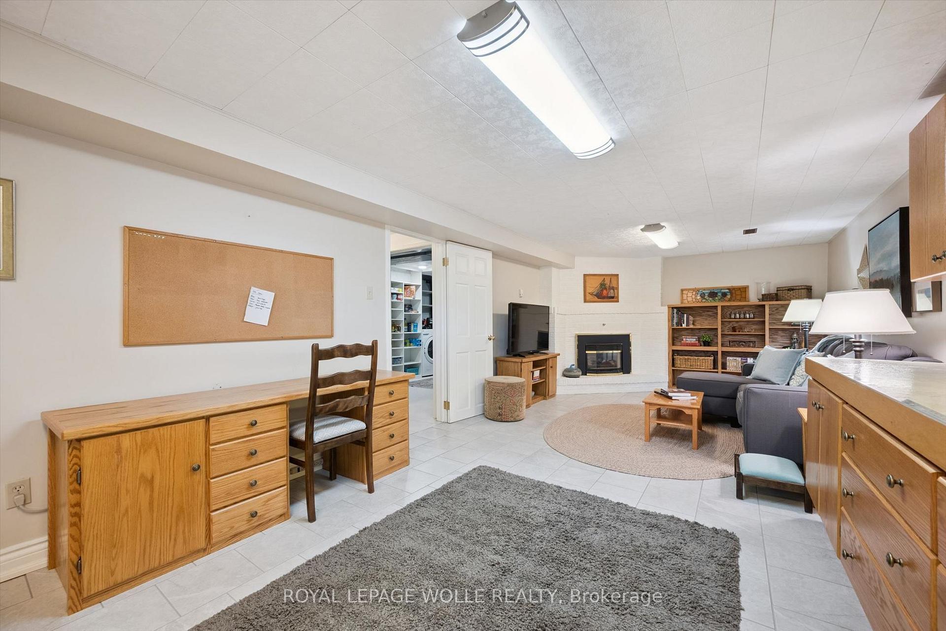 Photo 24 of 301 Martindale Crescent, Waterloo, Lakeshore Village — HOMEH