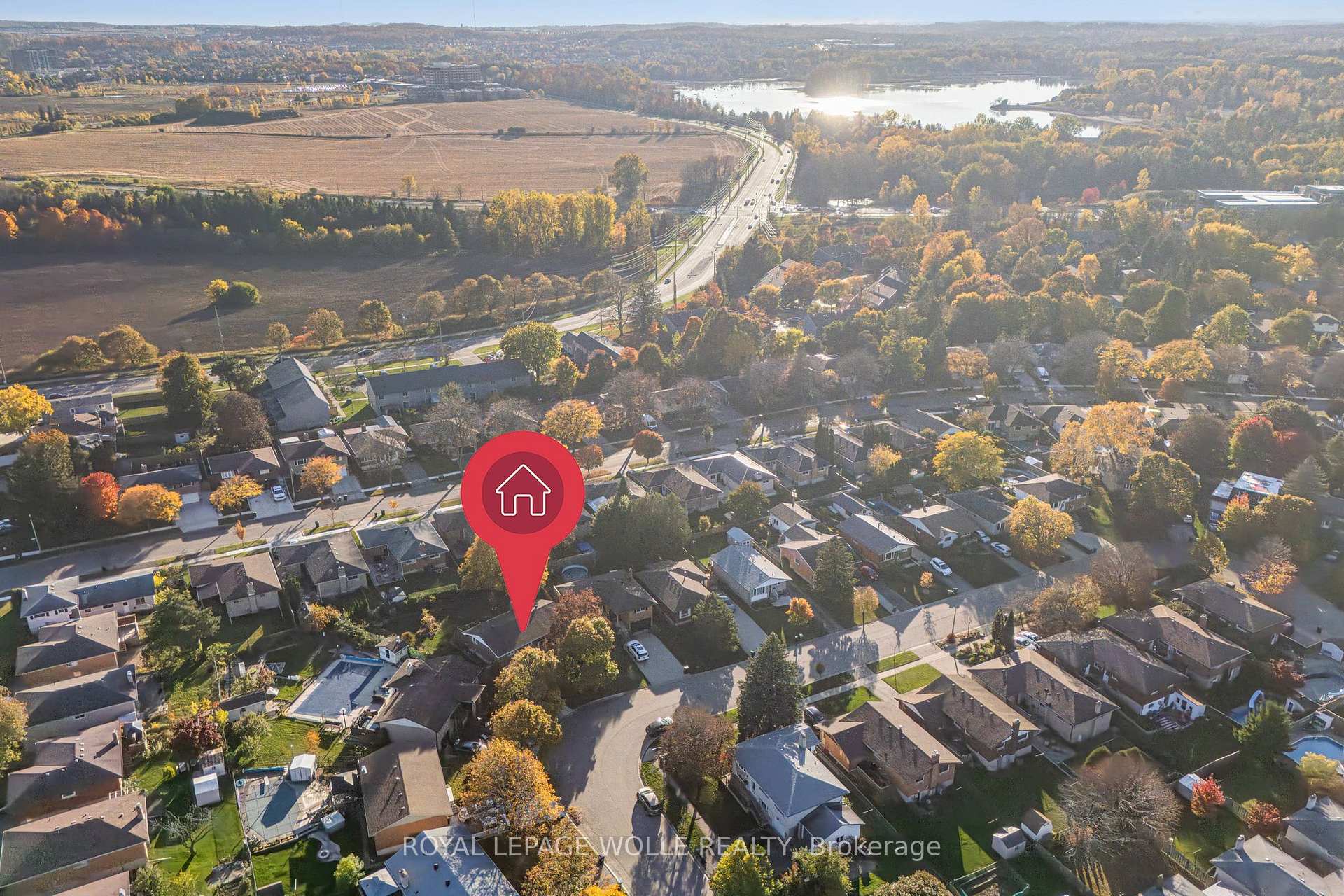 Photo 40 of 301 Martindale Crescent, Waterloo, Lakeshore Village — HOMEH
