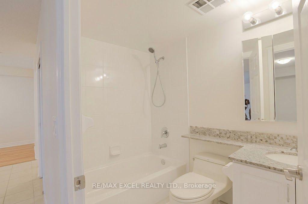 Photo 15 of Unit 2011, 5500 Yonge Street, North York, Willowdale West — HOMEH