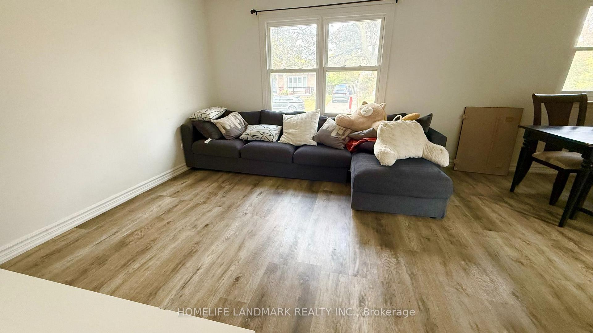 Photo 2 of Unit Main Floor, 81 United Square, Scarborough, Malvern — HOMEH