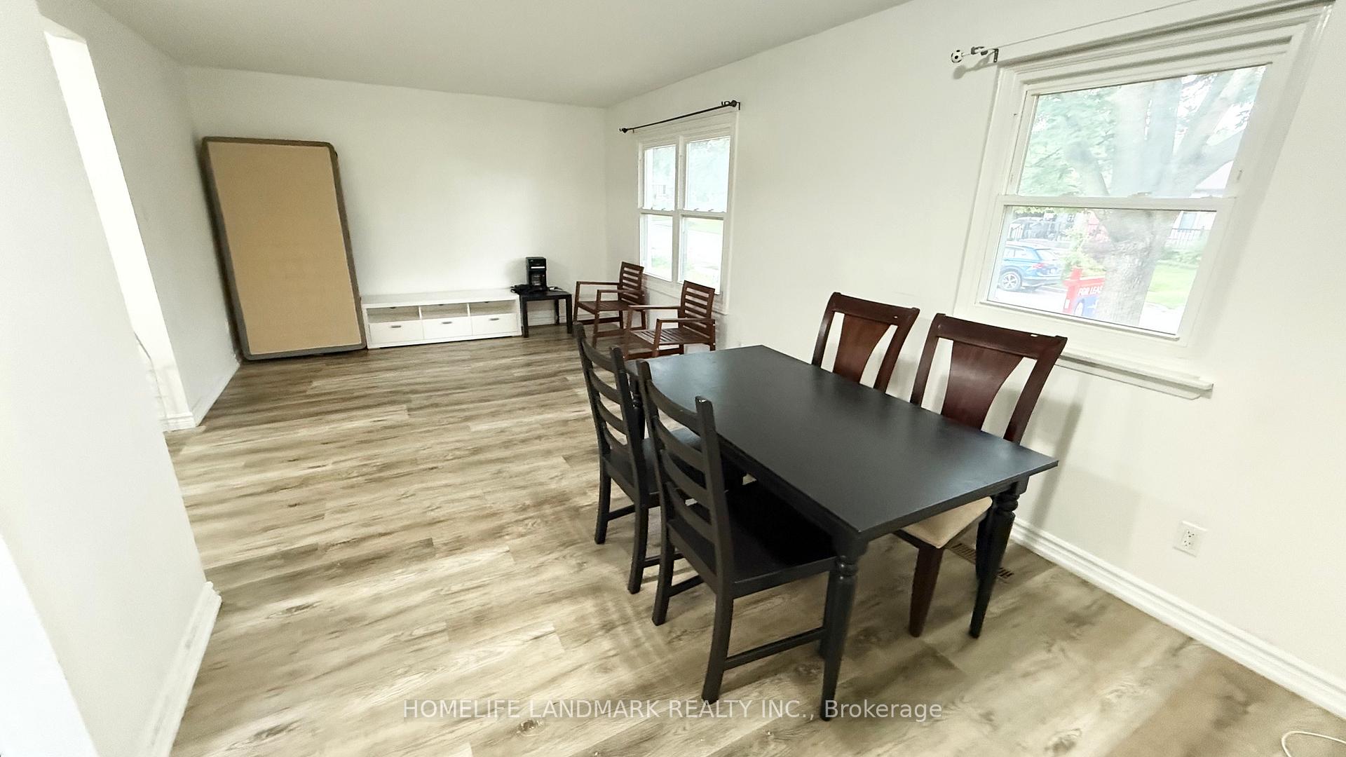 Photo 6 of Unit Main Floor, 81 United Square, Scarborough, Malvern — HOMEH