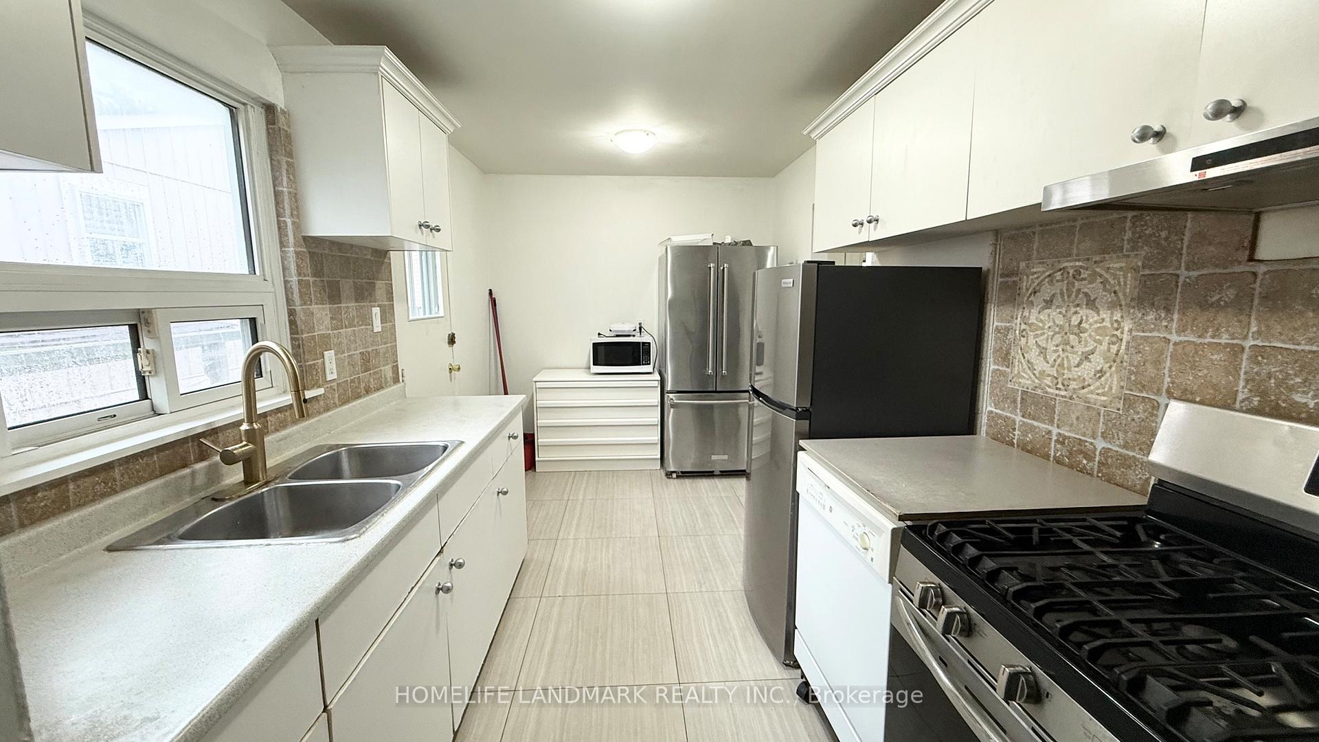 Photo 8 of Unit Main Floor, 81 United Square, Scarborough, Malvern — HOMEH