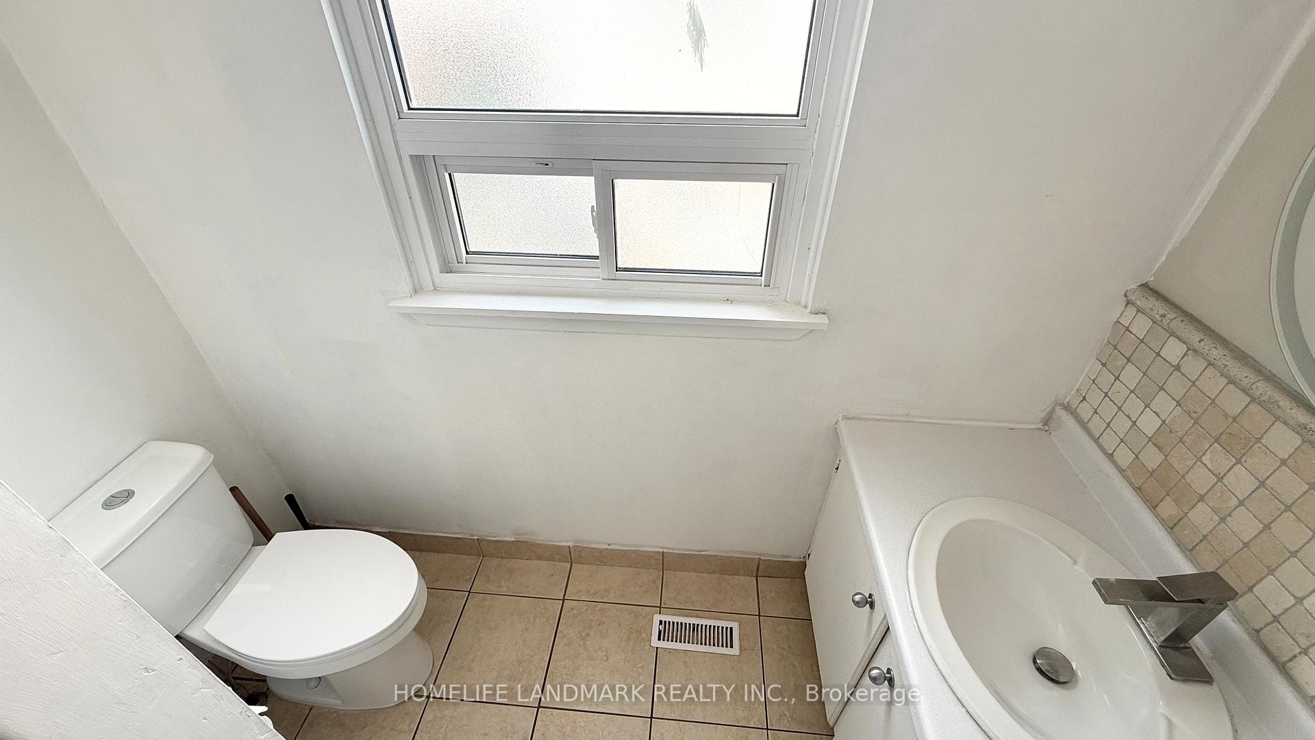Photo 16 of Unit Main Floor, 81 United Square, Scarborough, Malvern — HOMEH