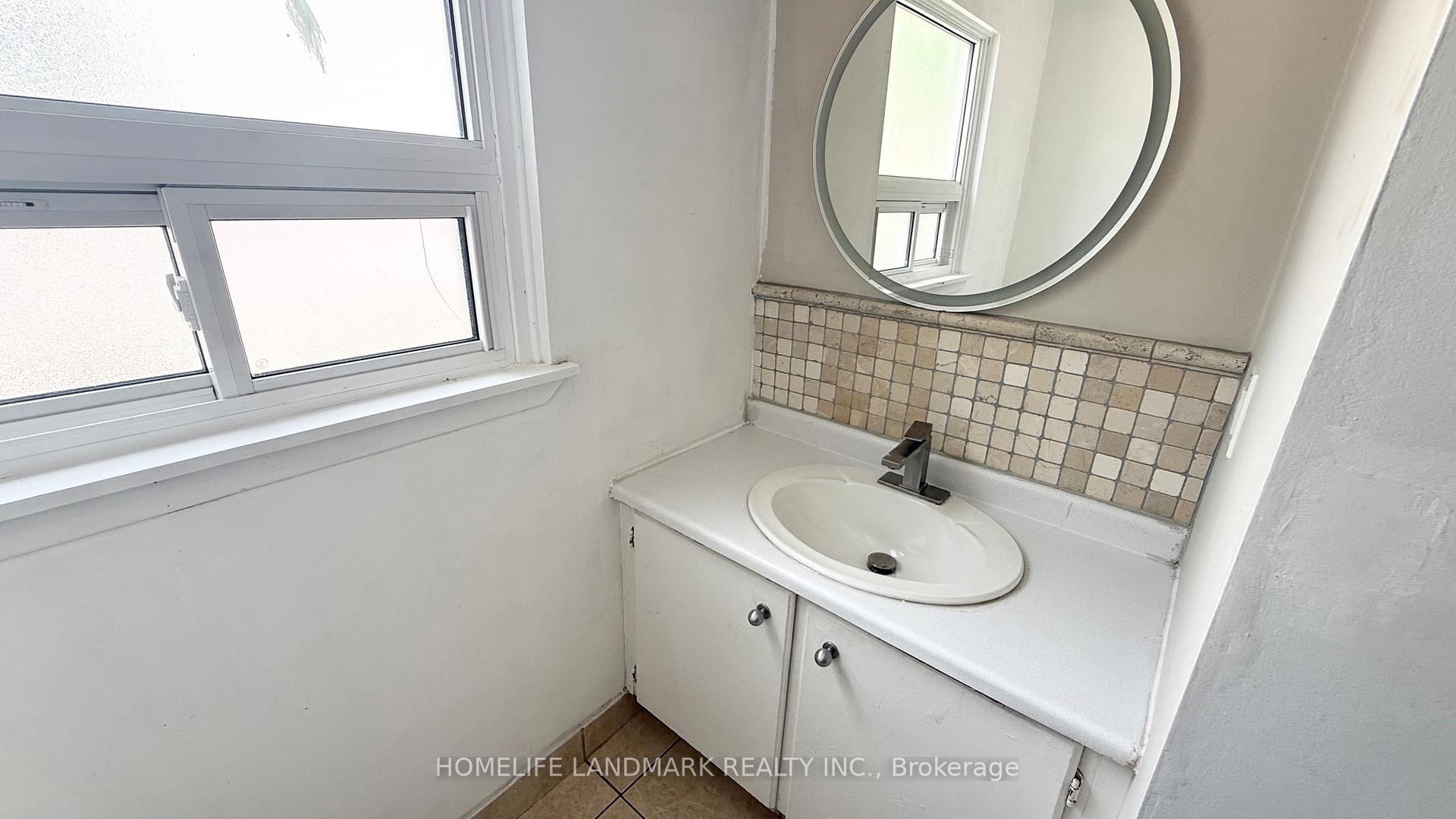 Photo 18 of Unit Main Floor, 81 United Square, Scarborough, Malvern — HOMEH