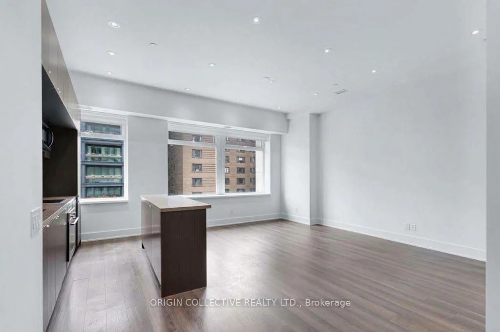 Photo 9 of Unit 405, 111 St Clair Avenue W, Toronto, Yonge-St. Clair — HOMEH