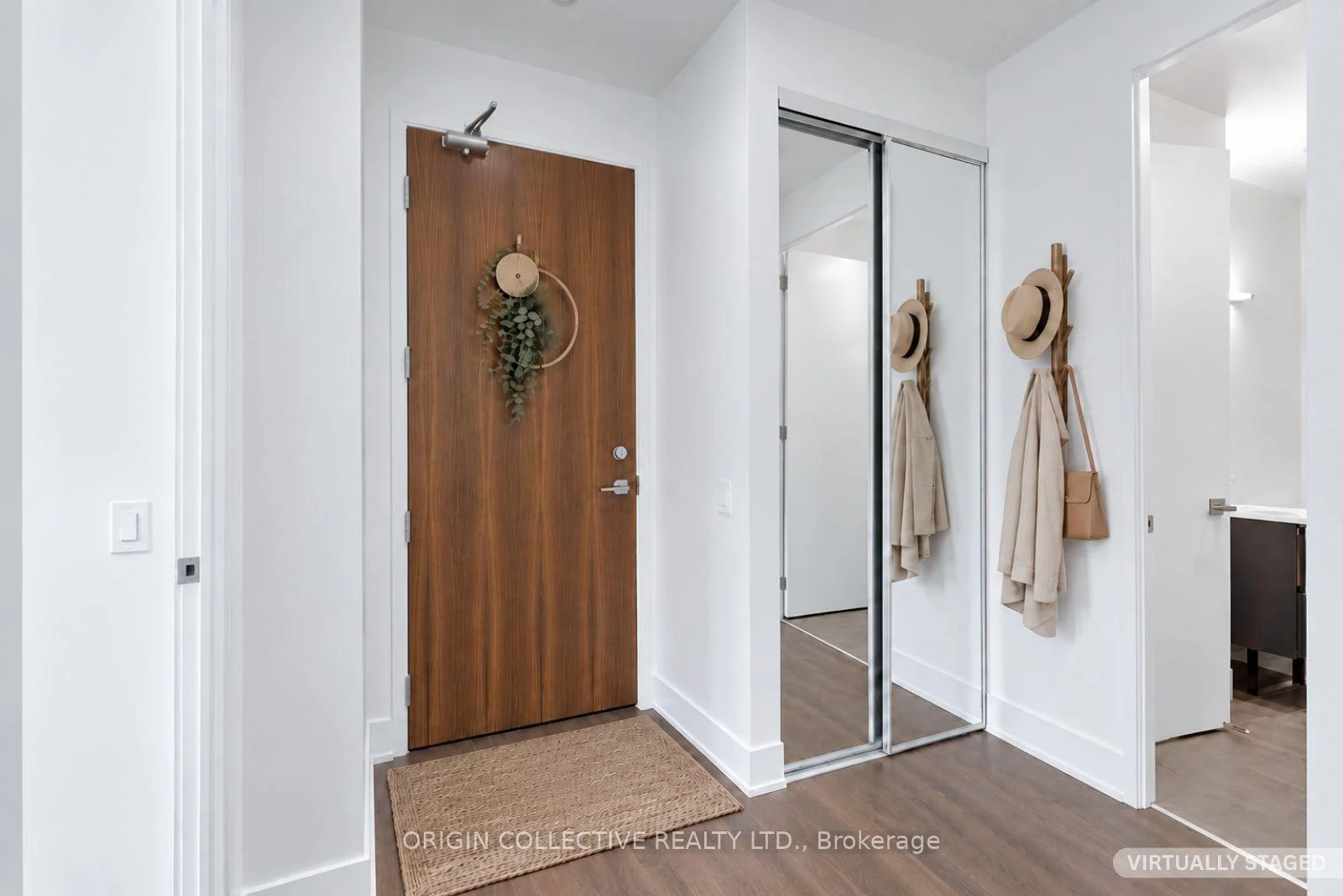 Photo 19 of Unit 405, 111 St Clair Avenue W, Toronto, Yonge-St. Clair — HOMEH