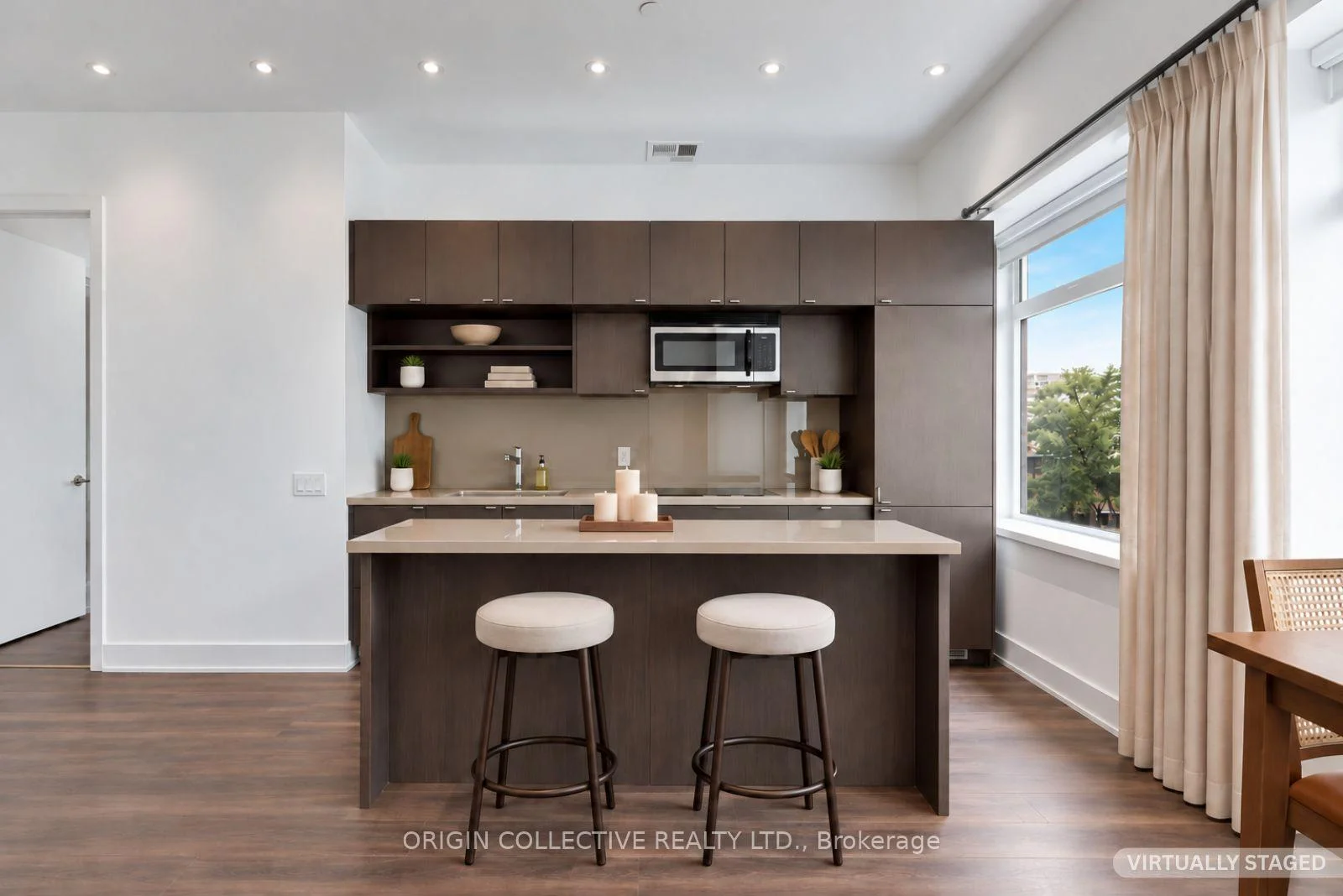 Photo 29 of Unit 405, 111 St Clair Avenue W, Toronto, Yonge-St. Clair — HOMEH