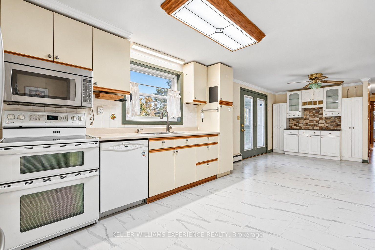 Photo 29 of 861 John Street, Innisfil, Churchill — HOMEH