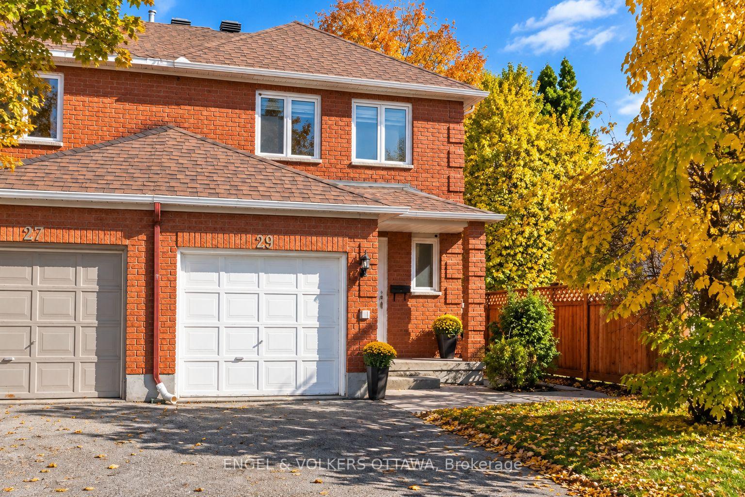 Photo 1 of 29 Woodbury Crescent, Ottawa, Hunt Club Park — HOMEH