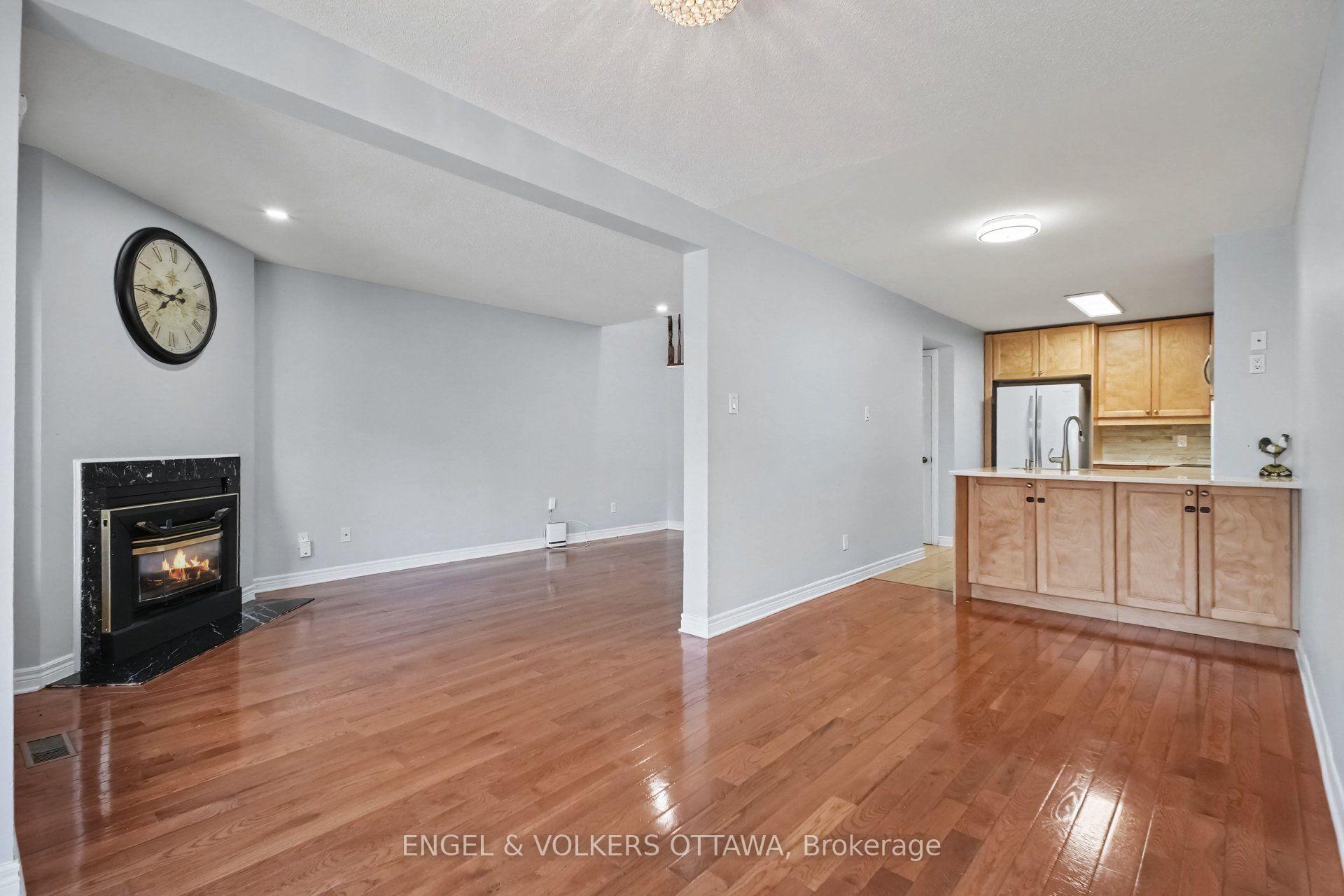 Photo 8 of 29 Woodbury Crescent, Ottawa, Hunt Club Park — HOMEH