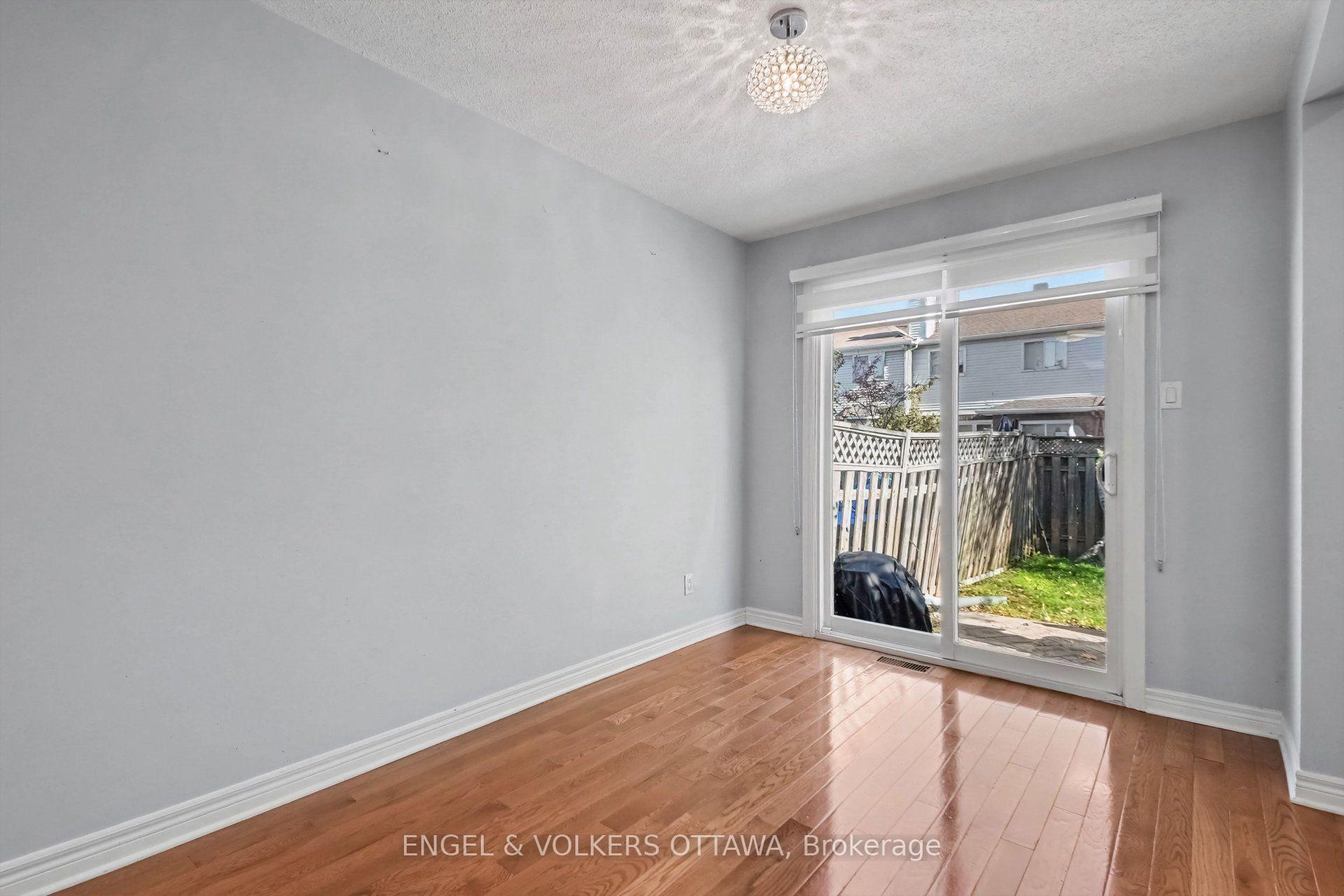 Photo 14 of 29 Woodbury Crescent, Ottawa, Hunt Club Park — HOMEH