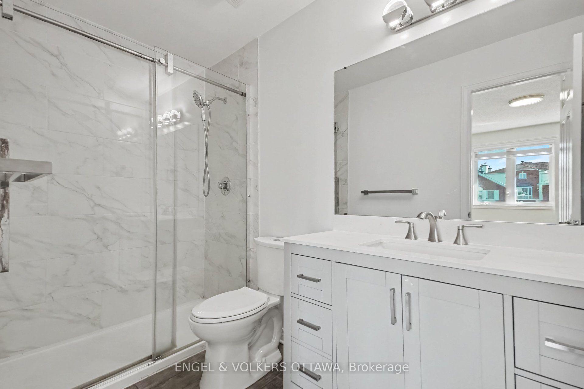 Photo 18 of 29 Woodbury Crescent, Ottawa, Hunt Club Park — HOMEH