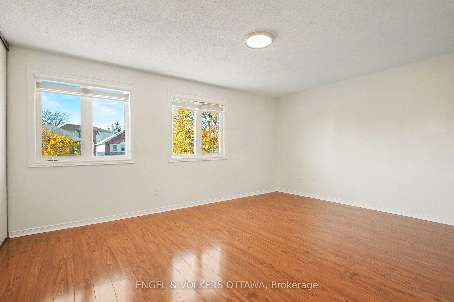 Photo 20 of 29 Woodbury Crescent, Ottawa, Hunt Club Park — HOMEH