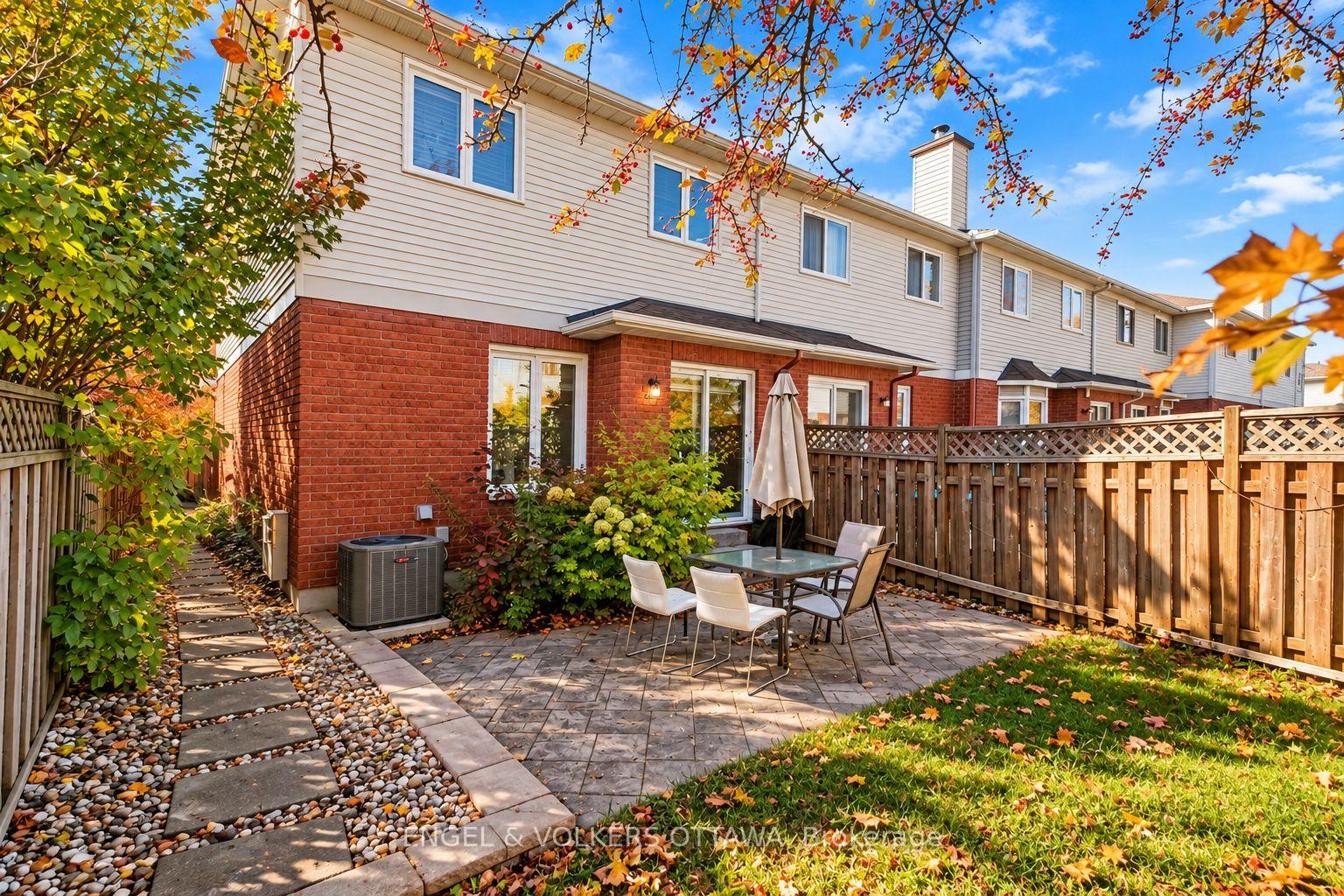 Photo 27 of 29 Woodbury Crescent, Ottawa, Hunt Club Park — HOMEH