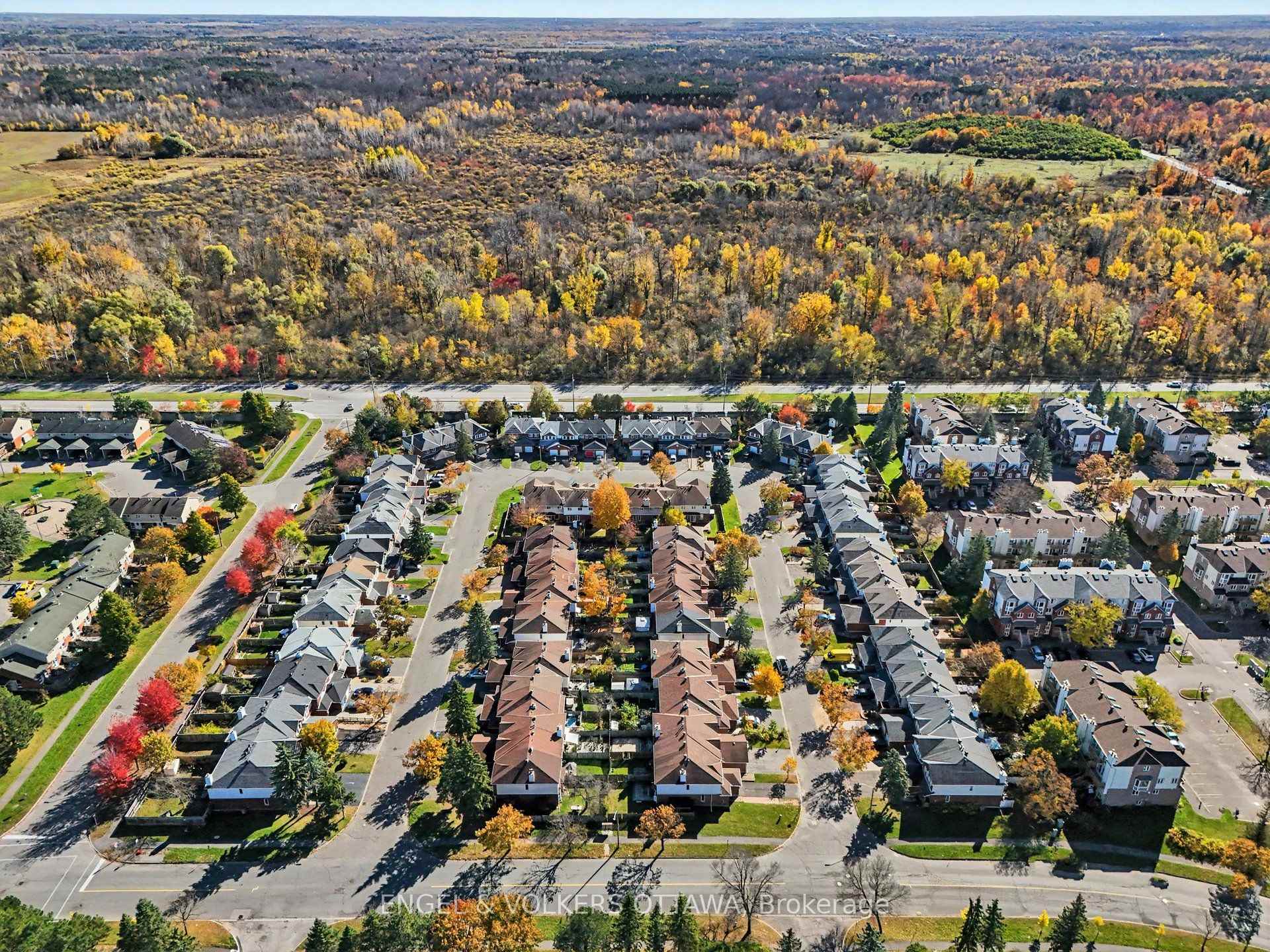 Photo 28 of 29 Woodbury Crescent, Ottawa, Hunt Club Park — HOMEH