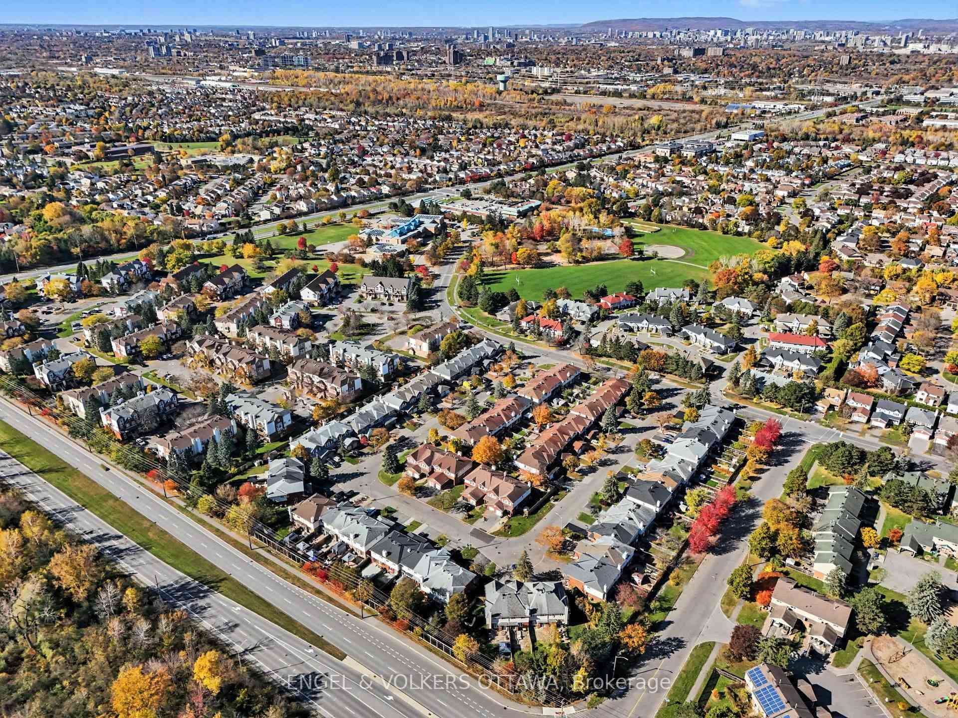 Photo 29 of 29 Woodbury Crescent, Ottawa, Hunt Club Park — HOMEH